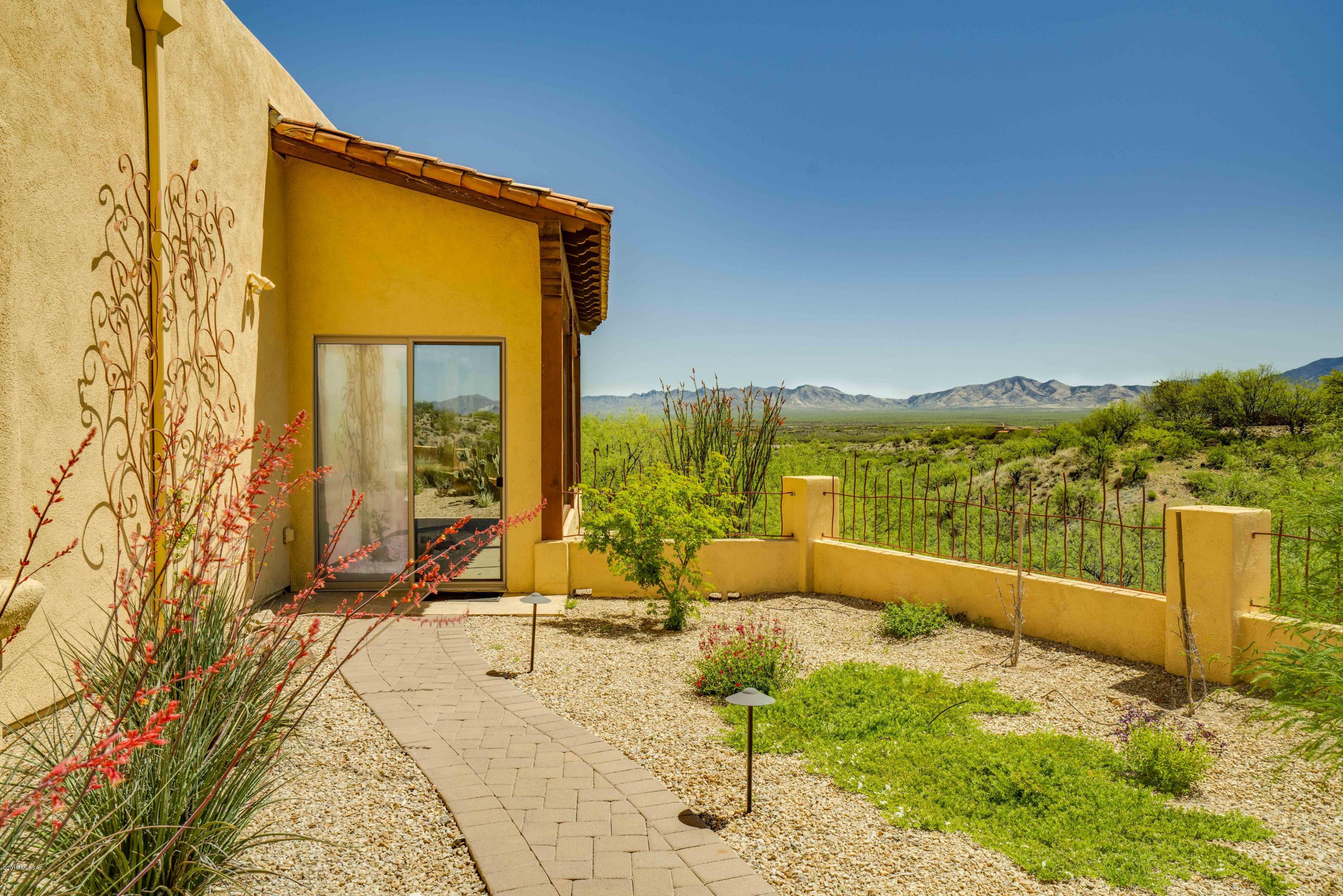 916 W Placita Quieta