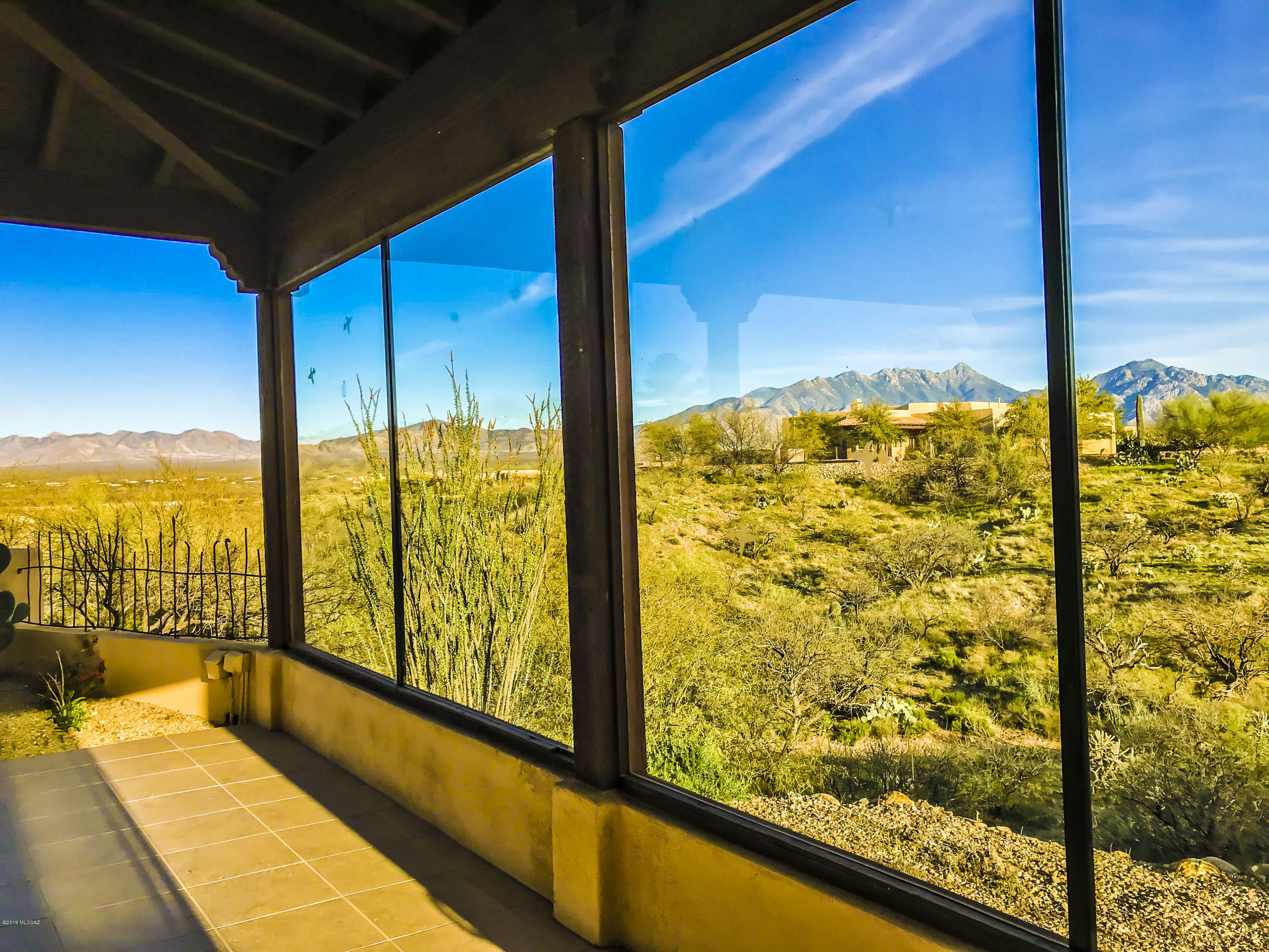 916 W Placita Quieta