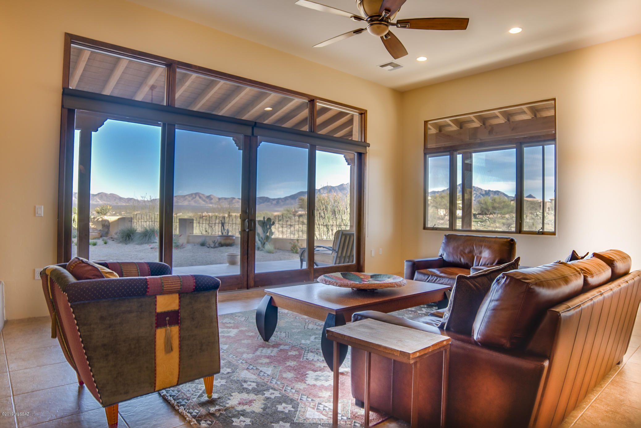 916 W Placita Quieta