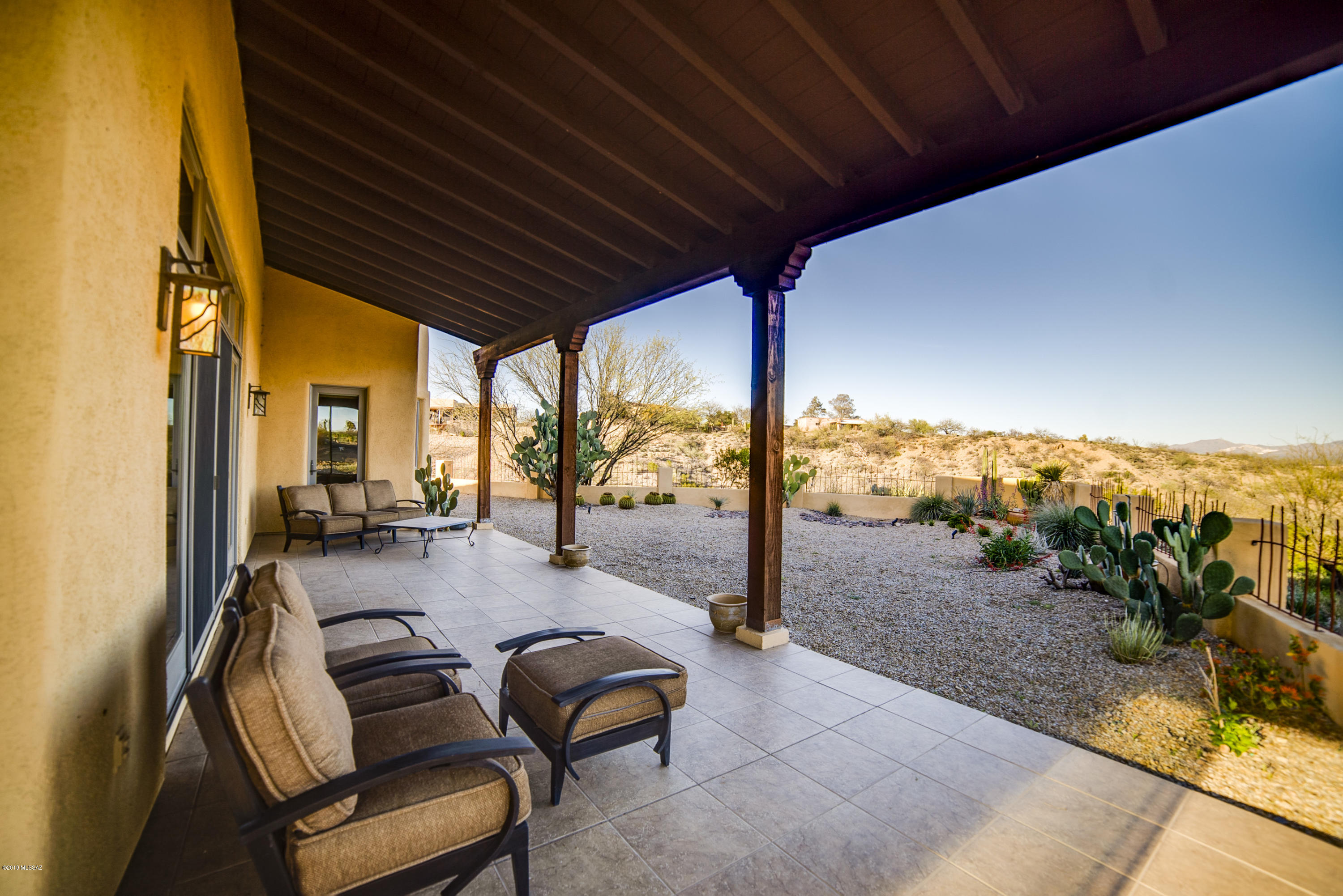 916 W Placita Quieta