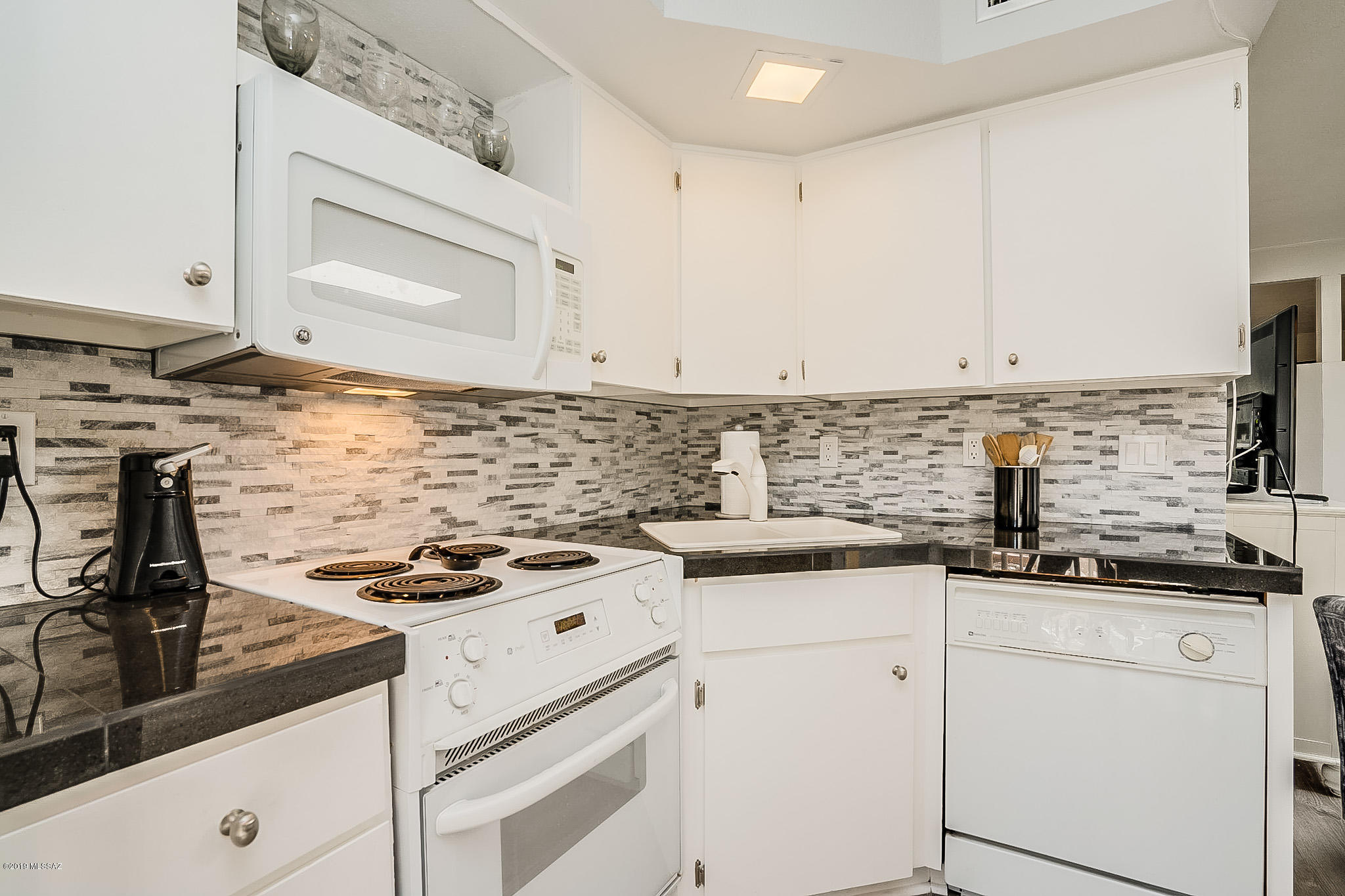 1053 S Calle De Las Casitas