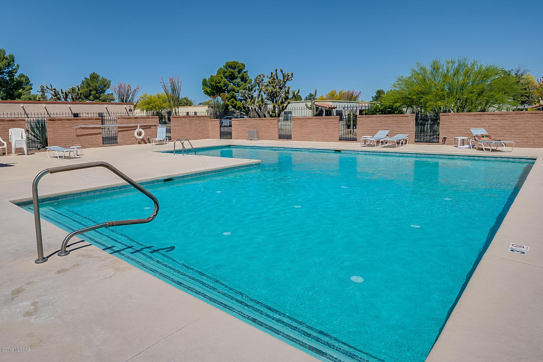 1053 S Calle De Las Casitas