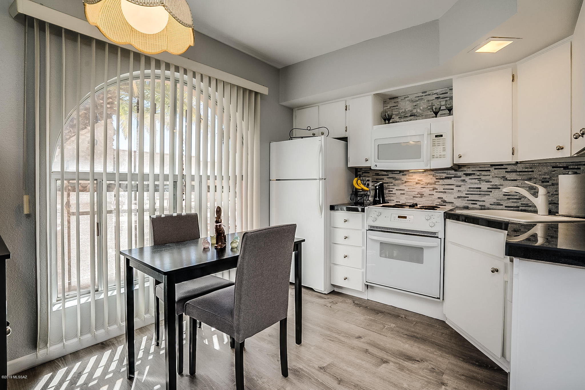 1053 S Calle De Las Casitas