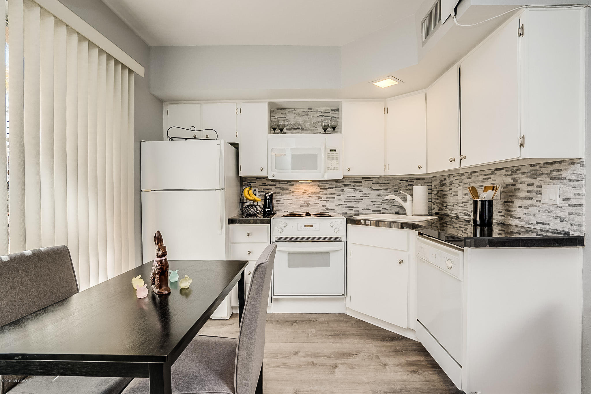 1053 S Calle De Las Casitas