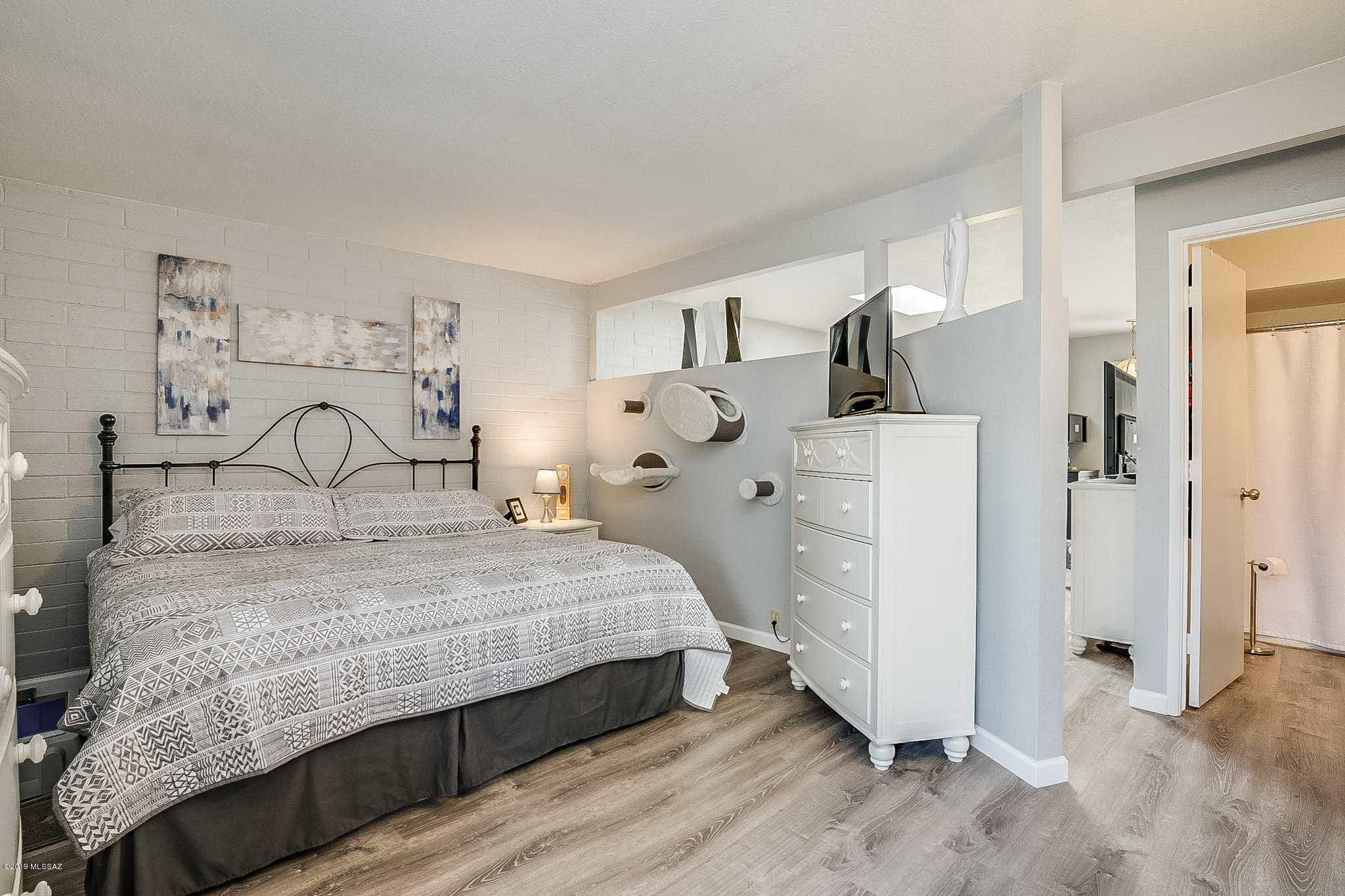 1053 S Calle De Las Casitas