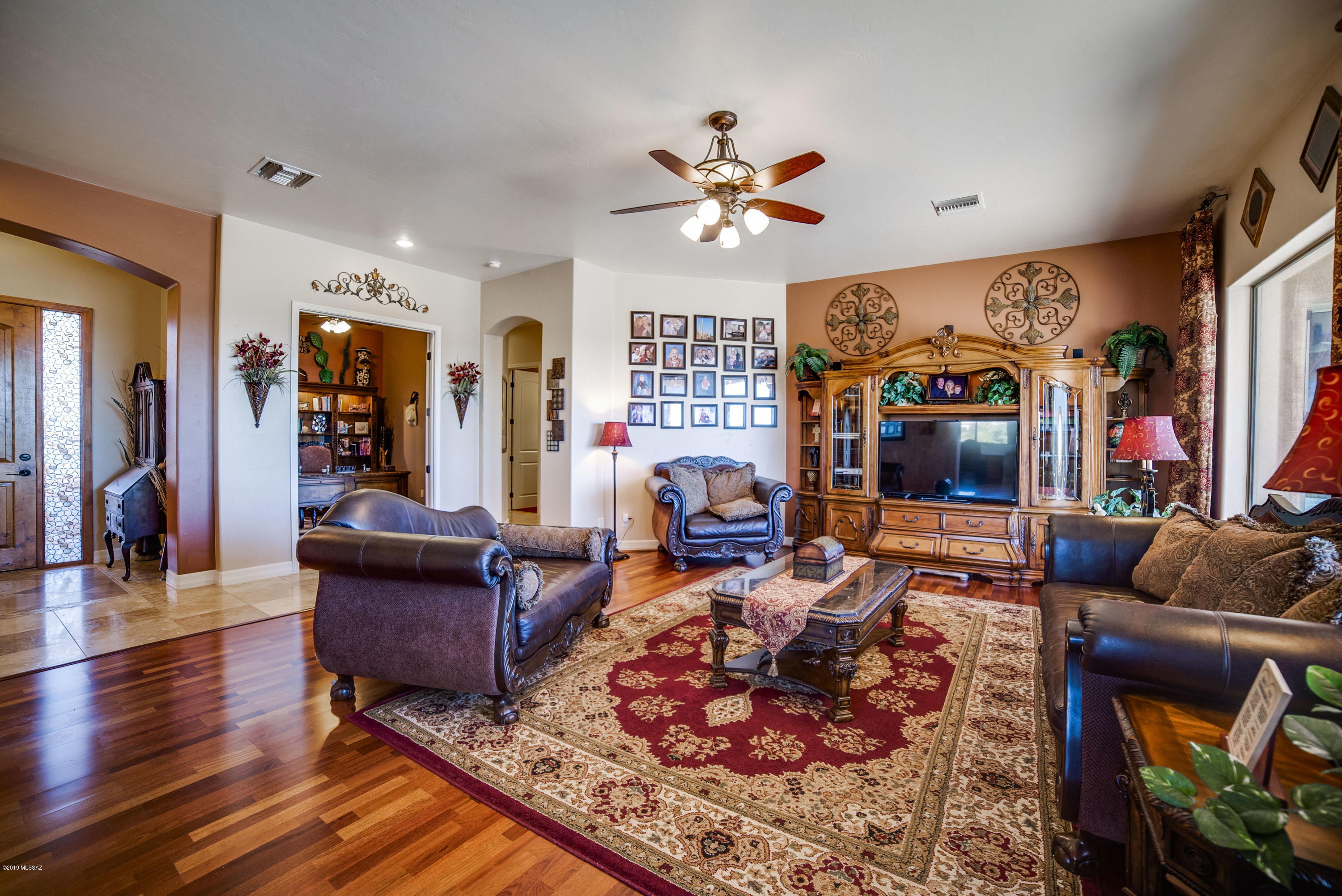 811 E Florida Saddle Court
