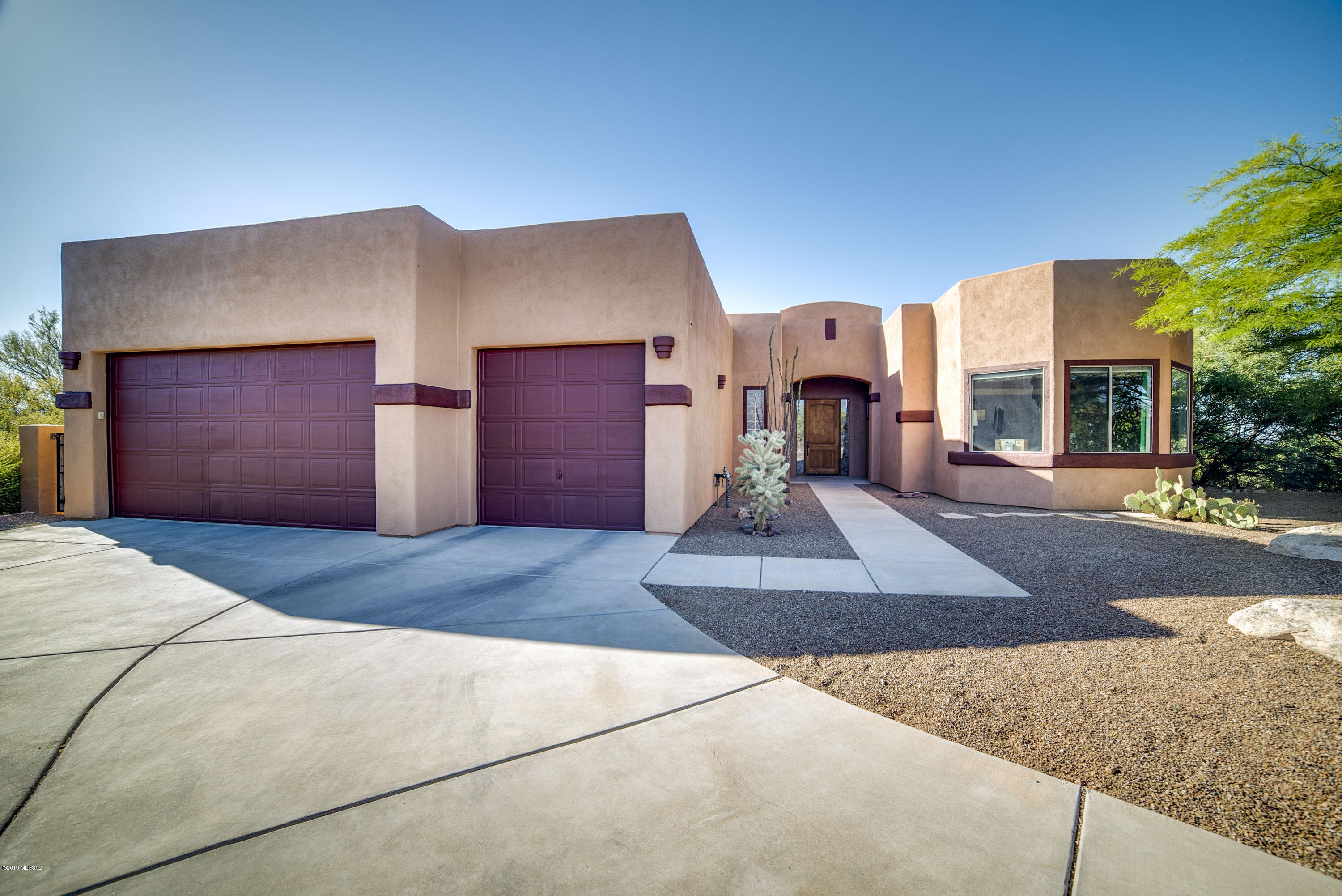 811 E Florida Saddle Court