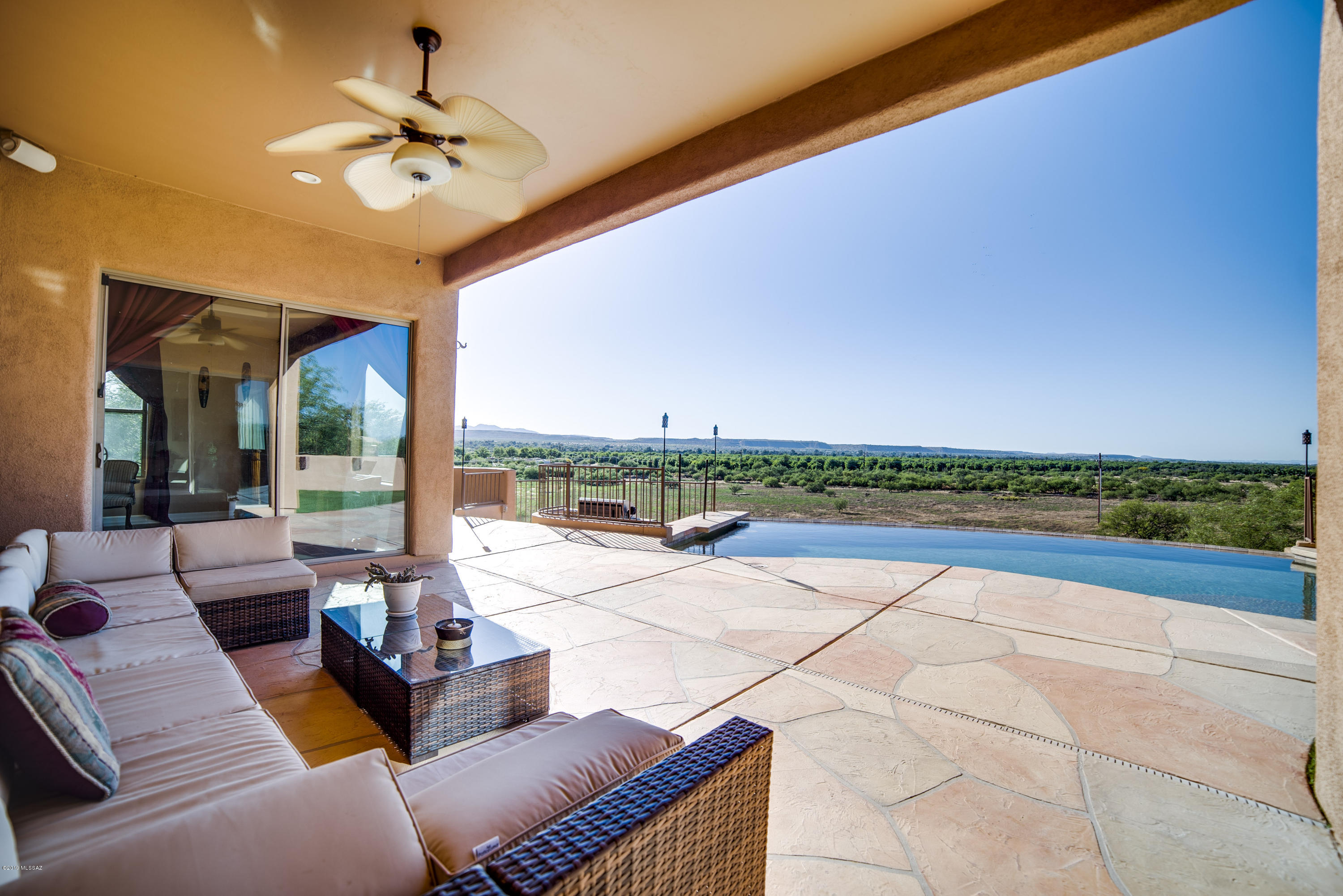 811 E Florida Saddle Court
