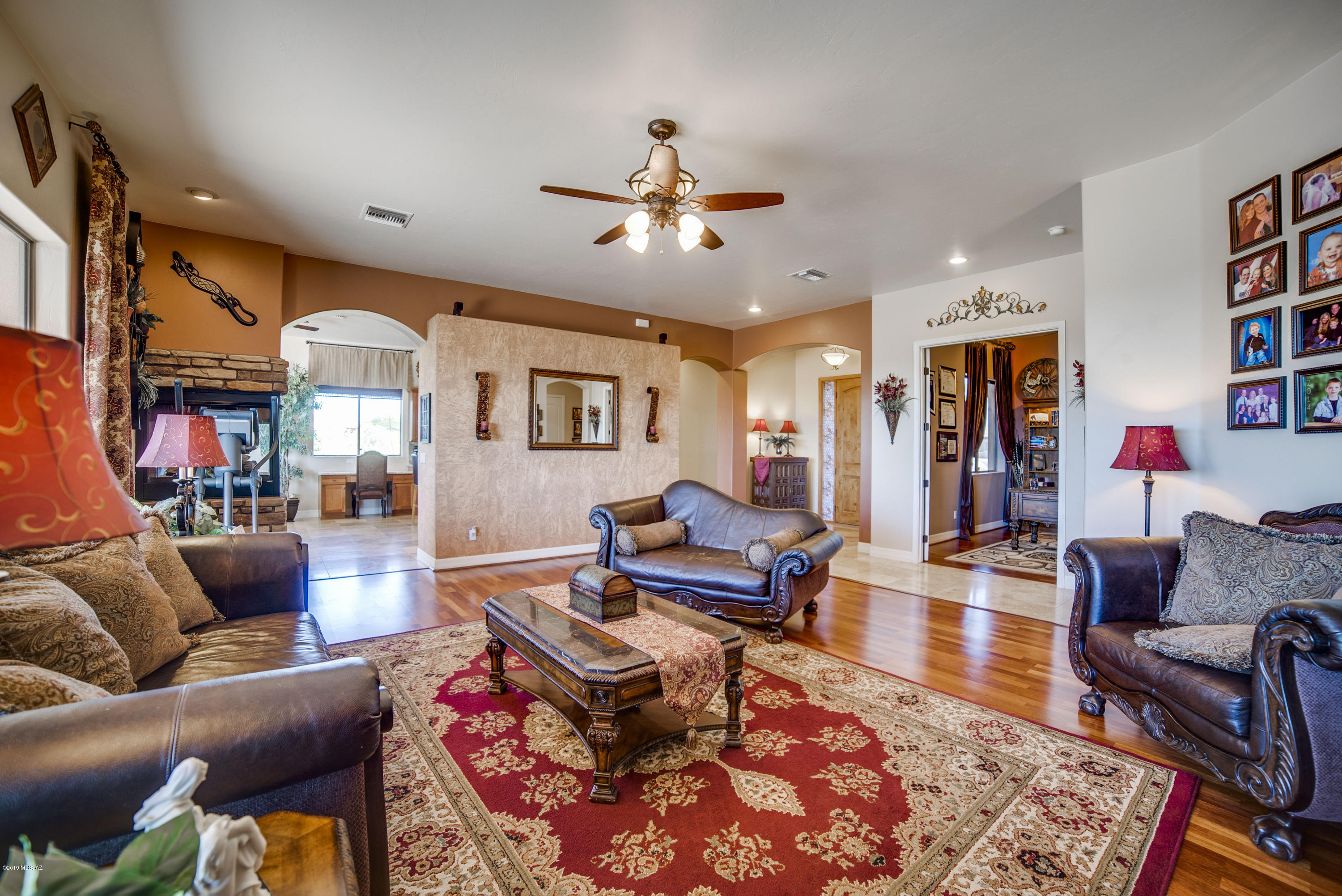 811 E Florida Saddle Court
