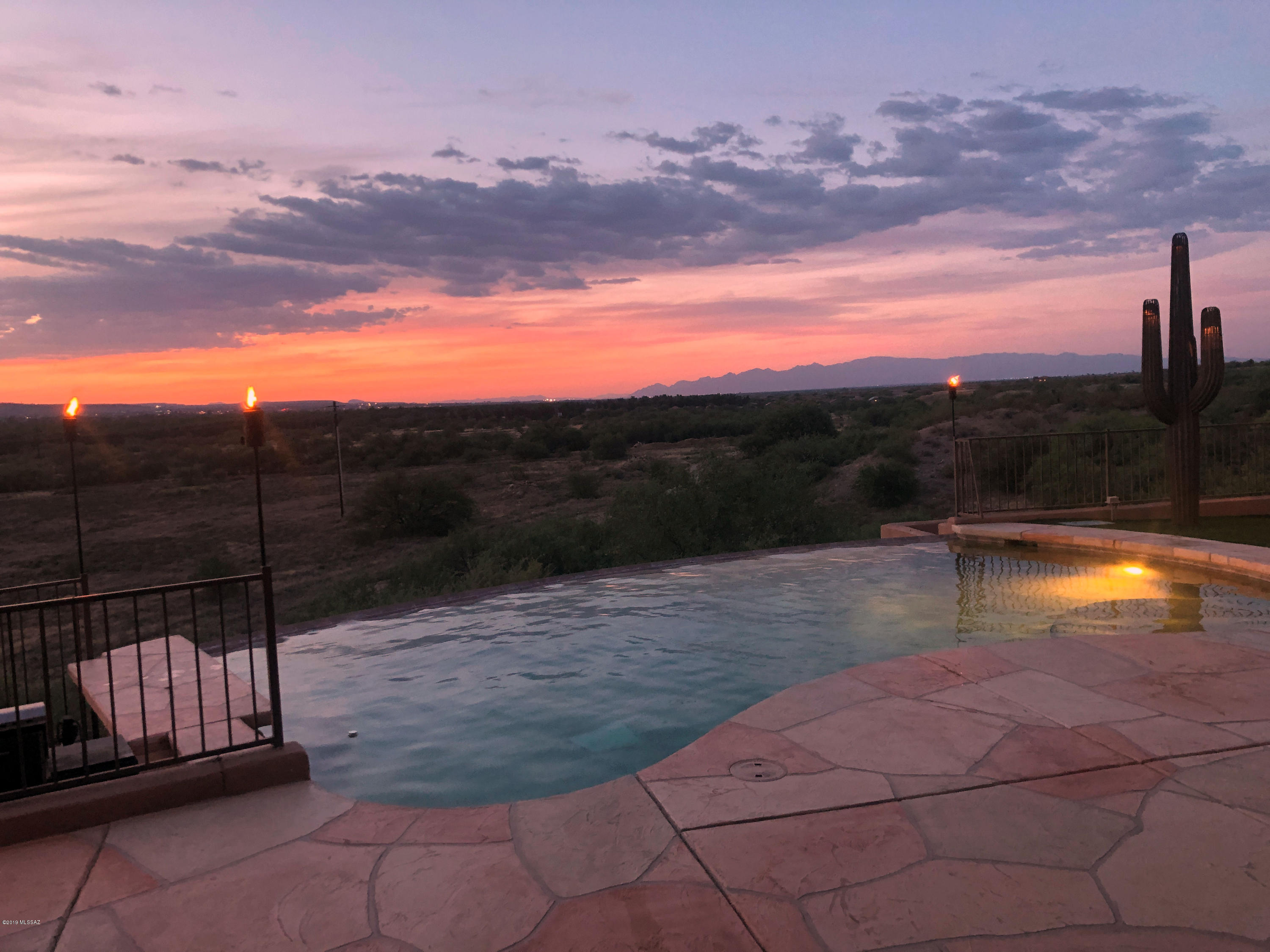 811 E Florida Saddle Court