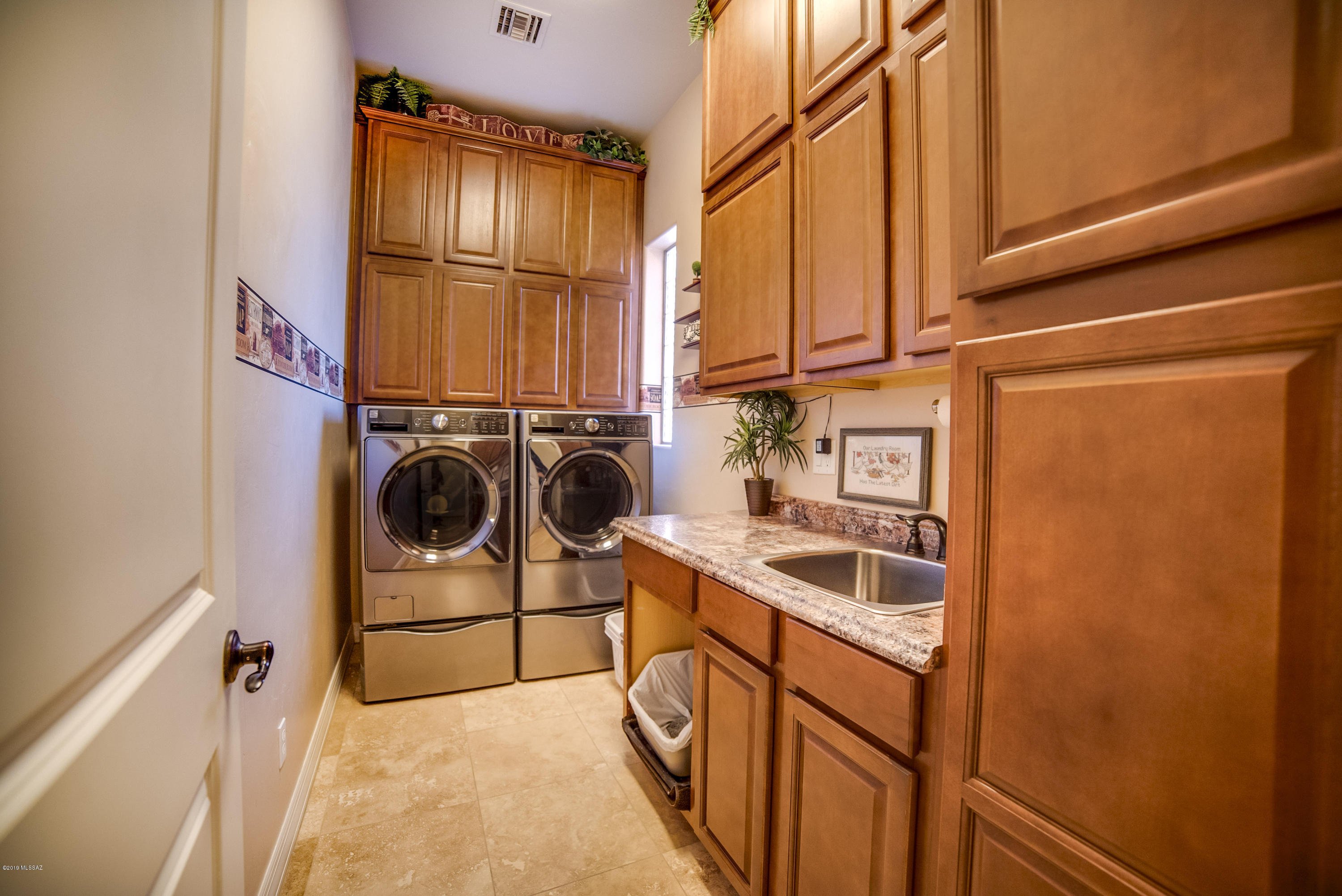811 E Florida Saddle Court