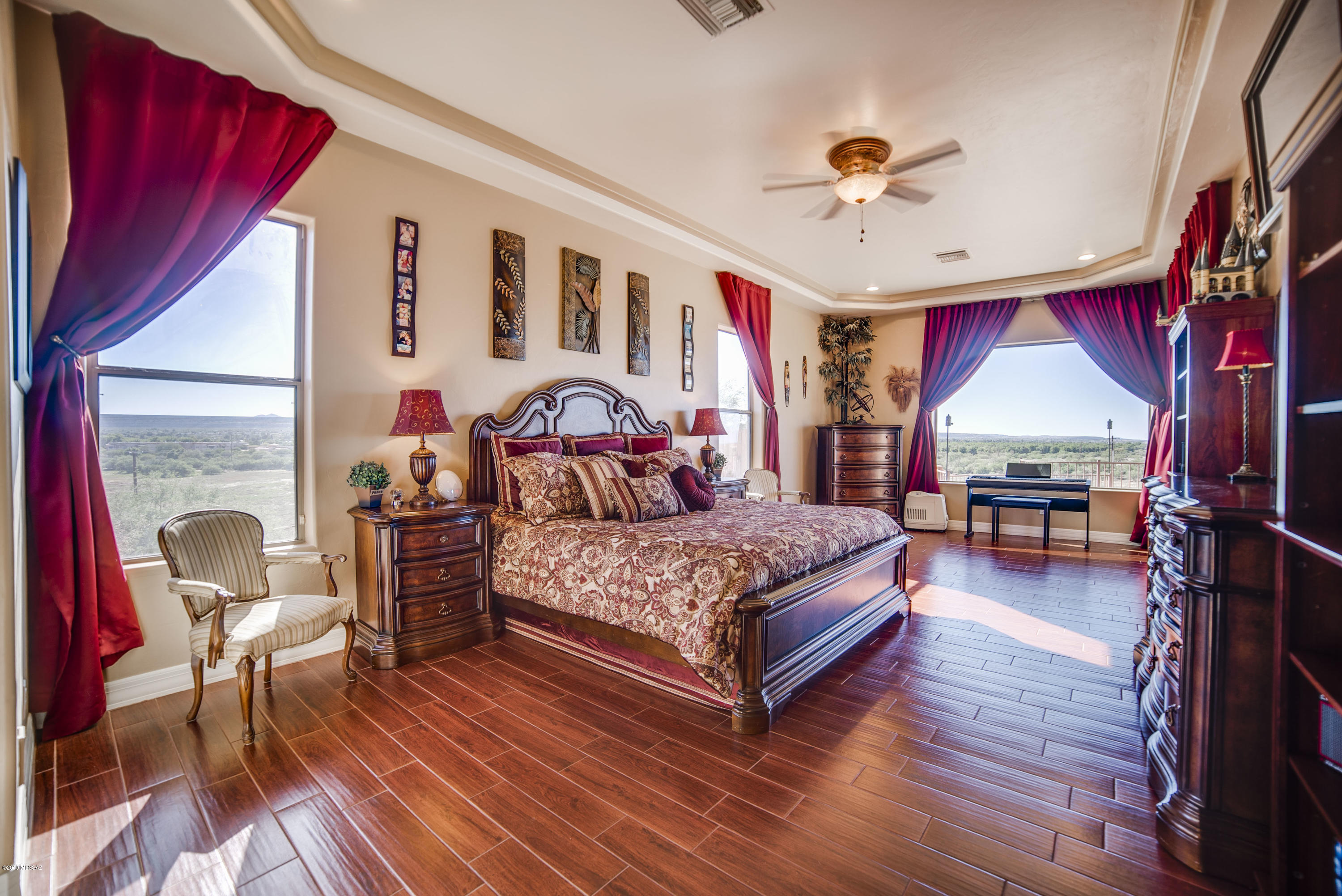 811 E Florida Saddle Court