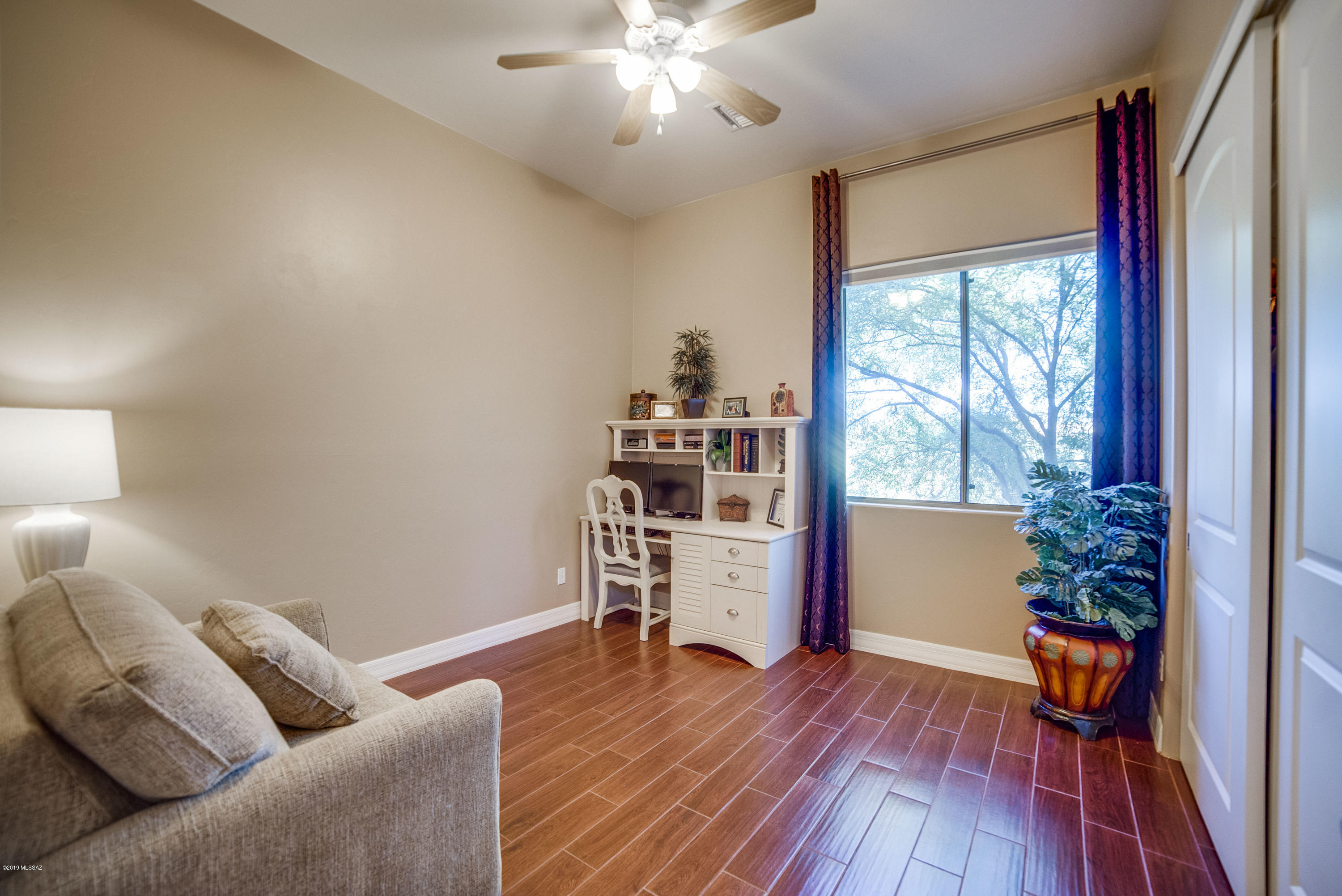 811 E Florida Saddle Court