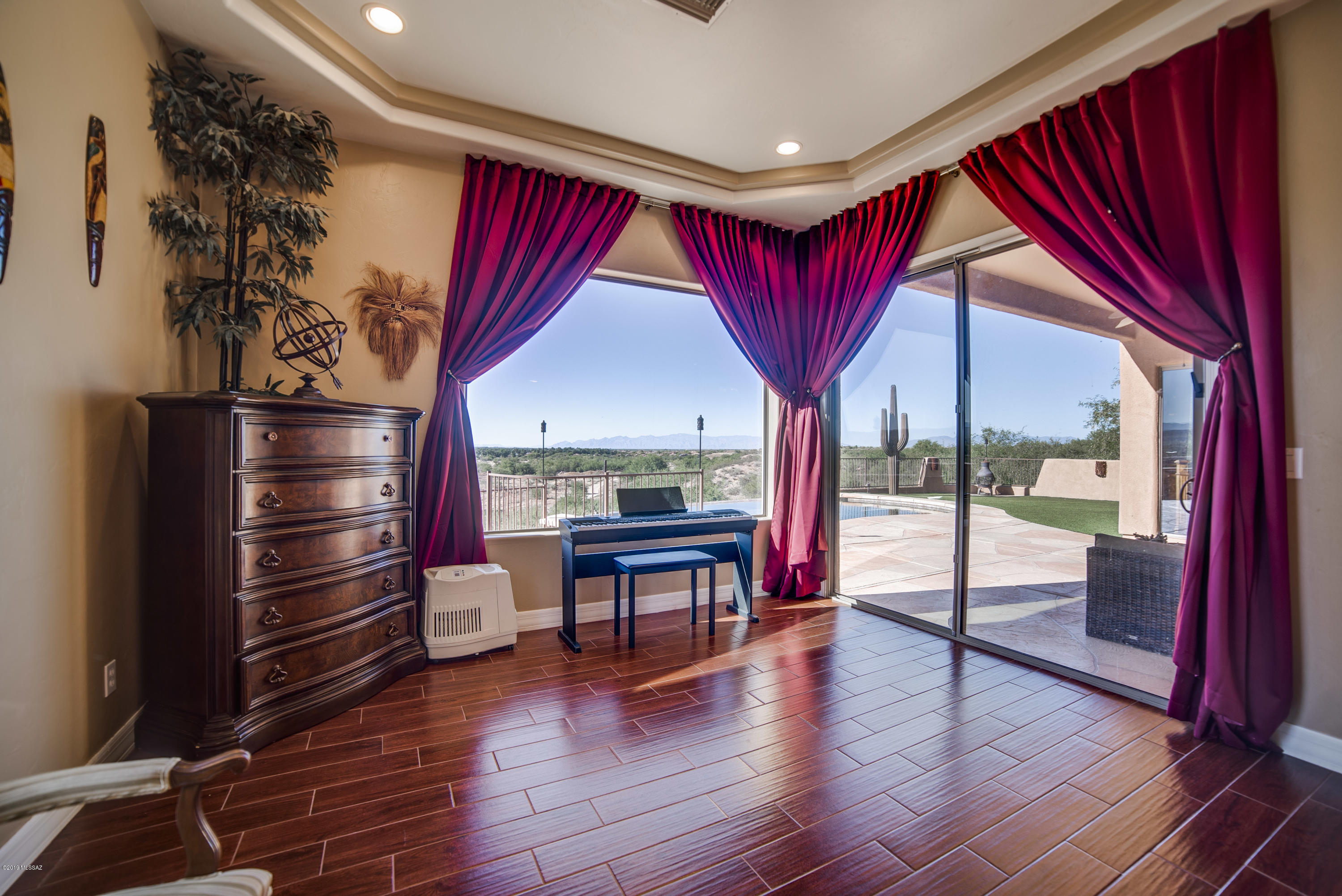 811 E Florida Saddle Court
