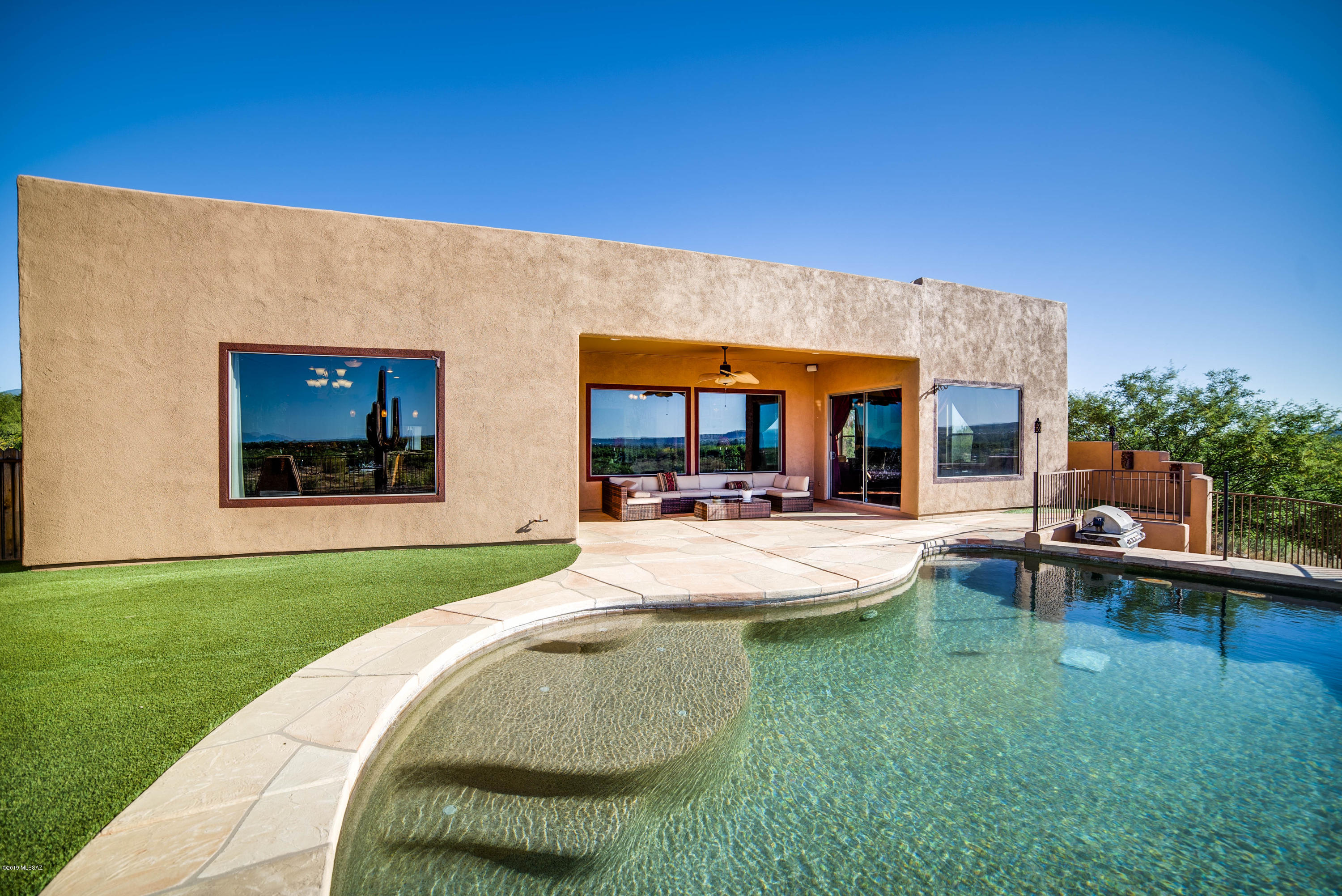 811 E Florida Saddle Court