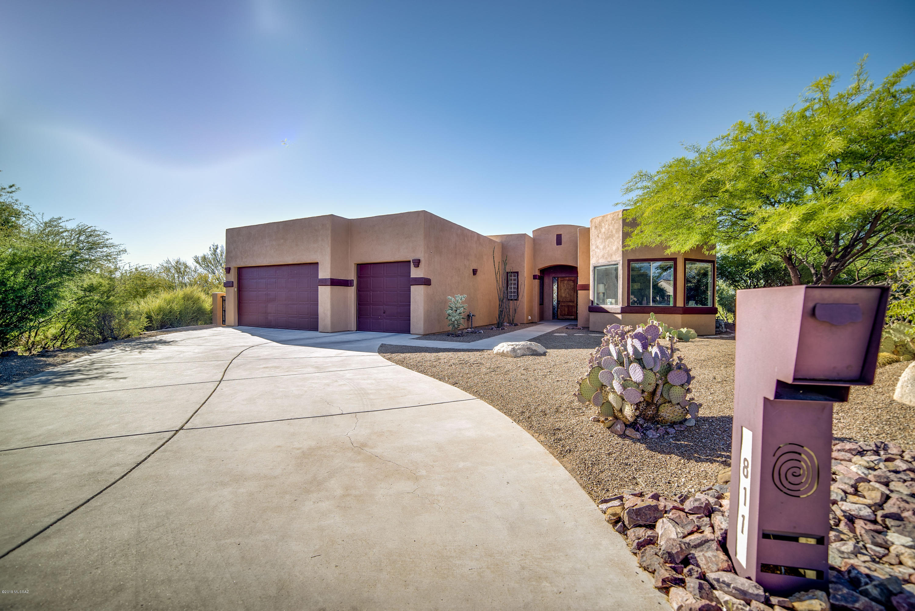 811 E Florida Saddle Court