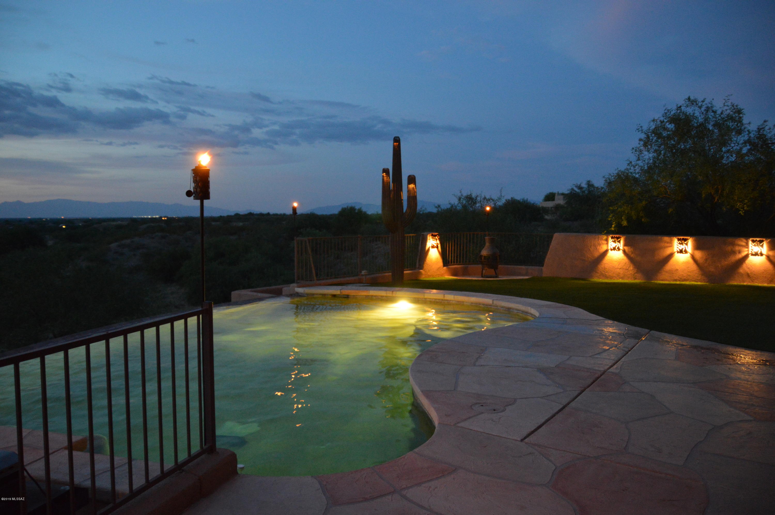 811 E Florida Saddle Court