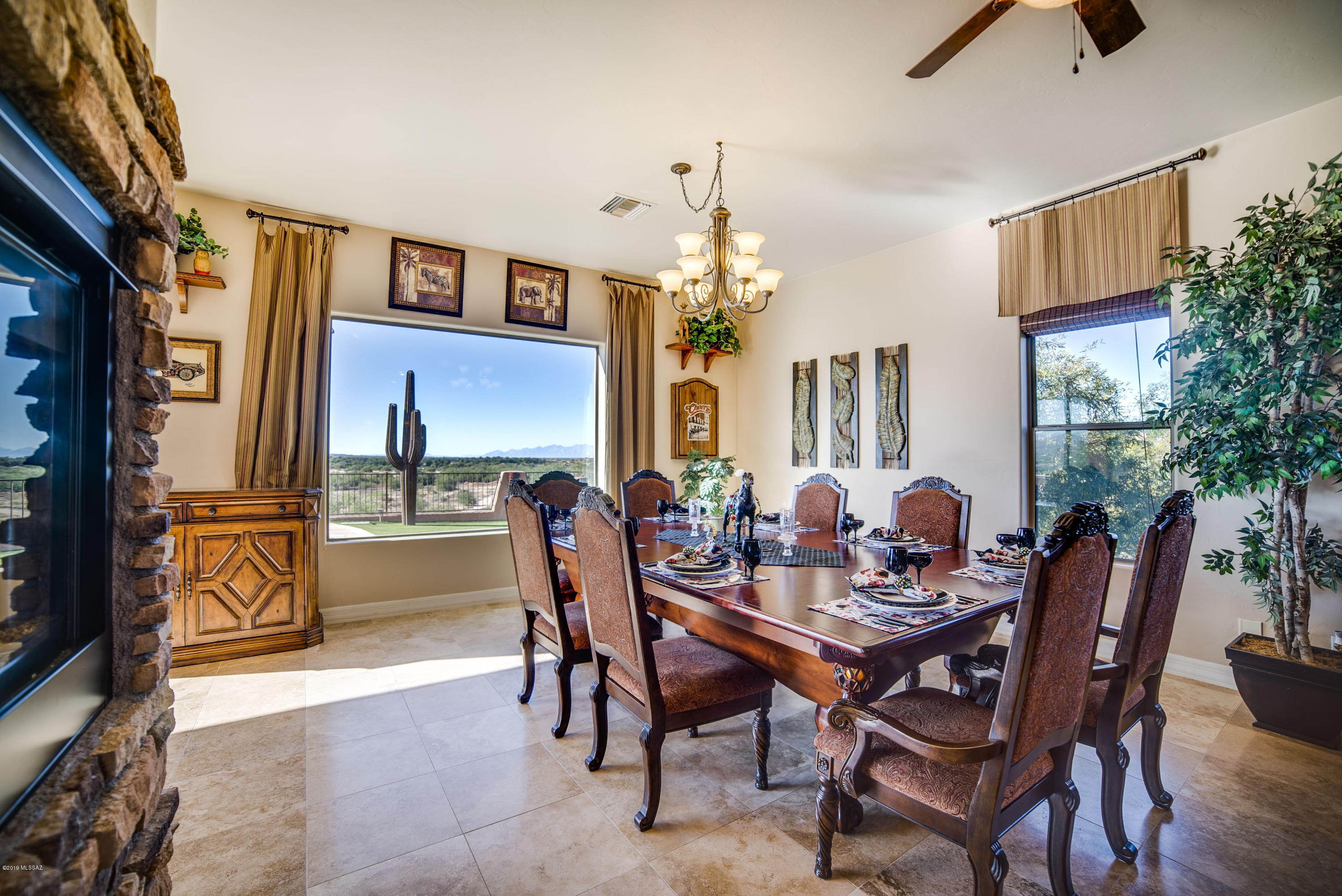 811 E Florida Saddle Court