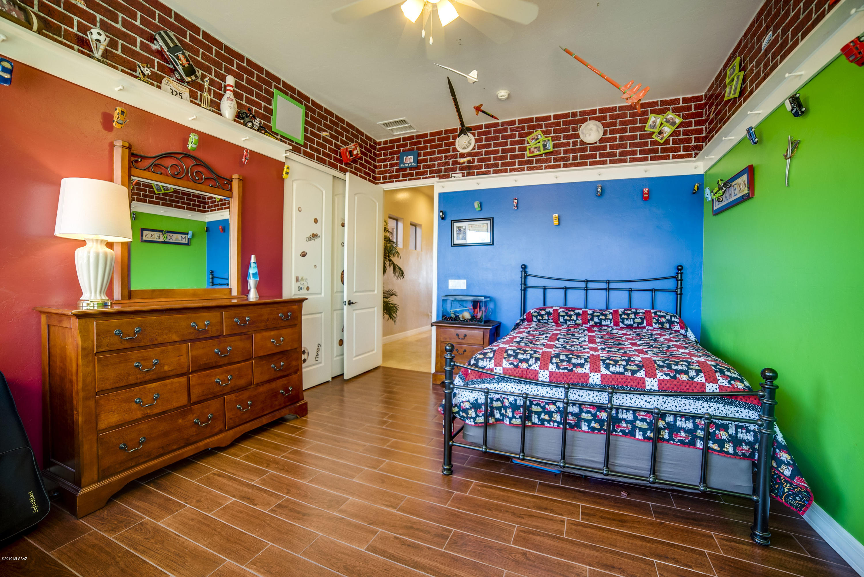 811 E Florida Saddle Court
