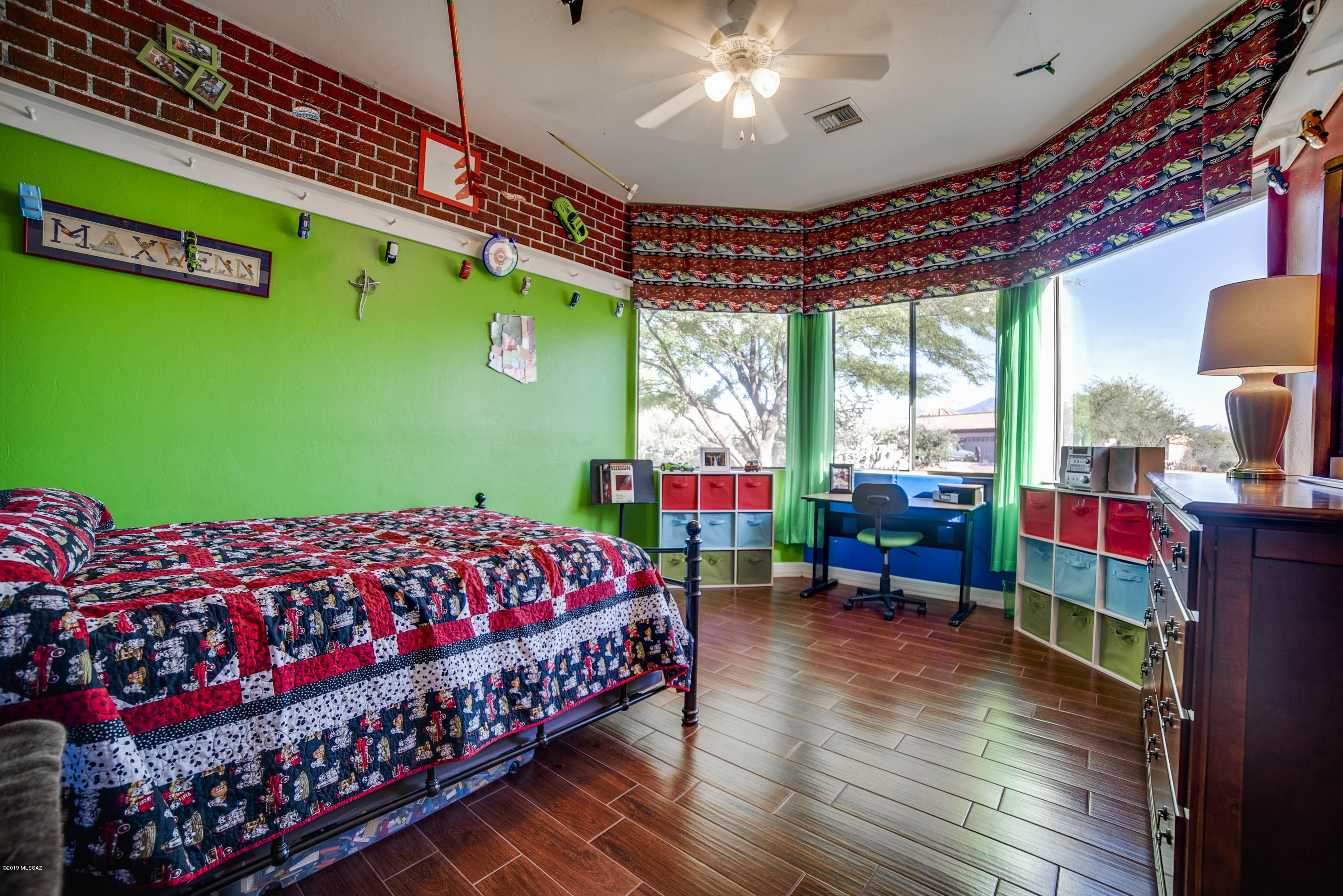 811 E Florida Saddle Court
