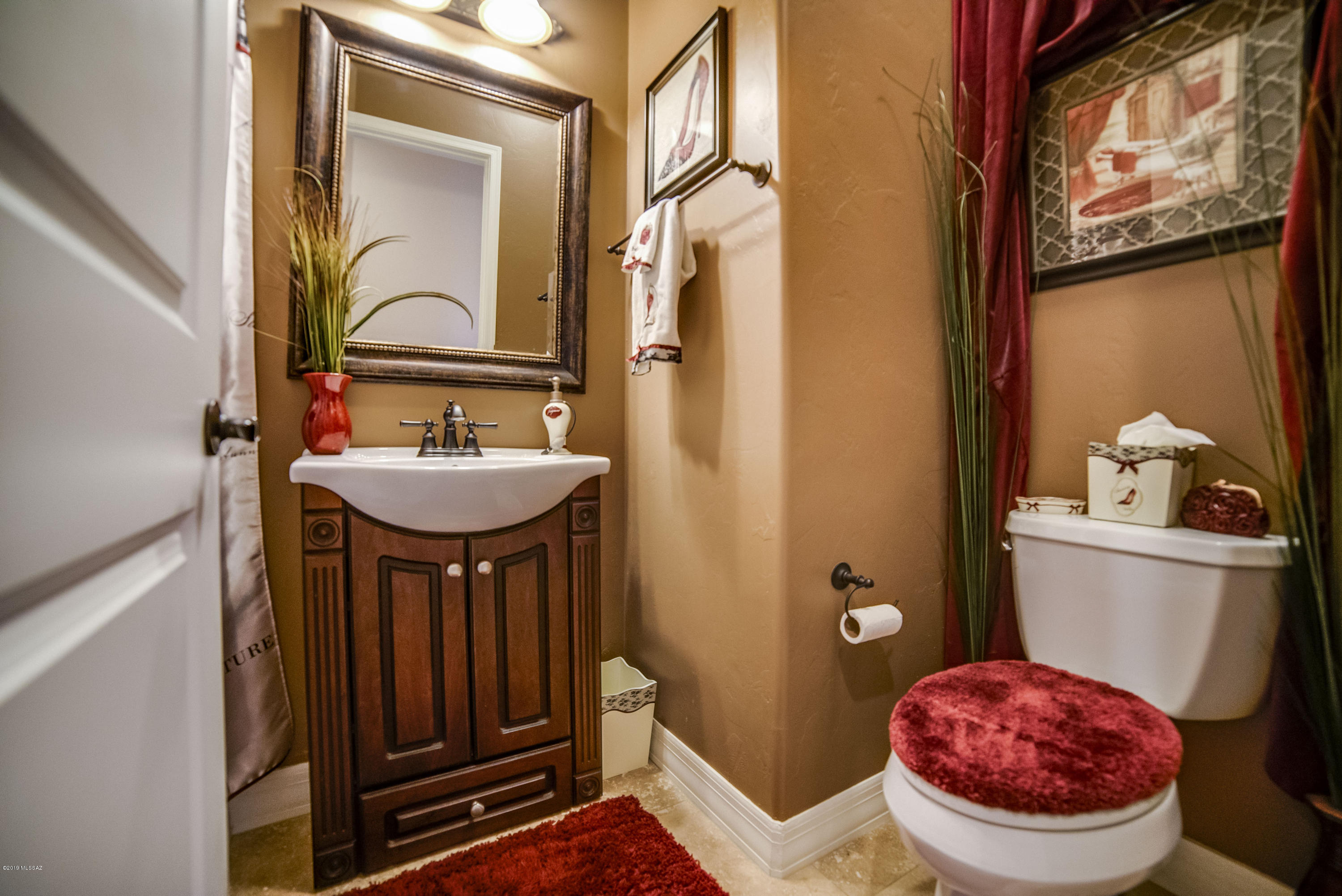 811 E Florida Saddle Court