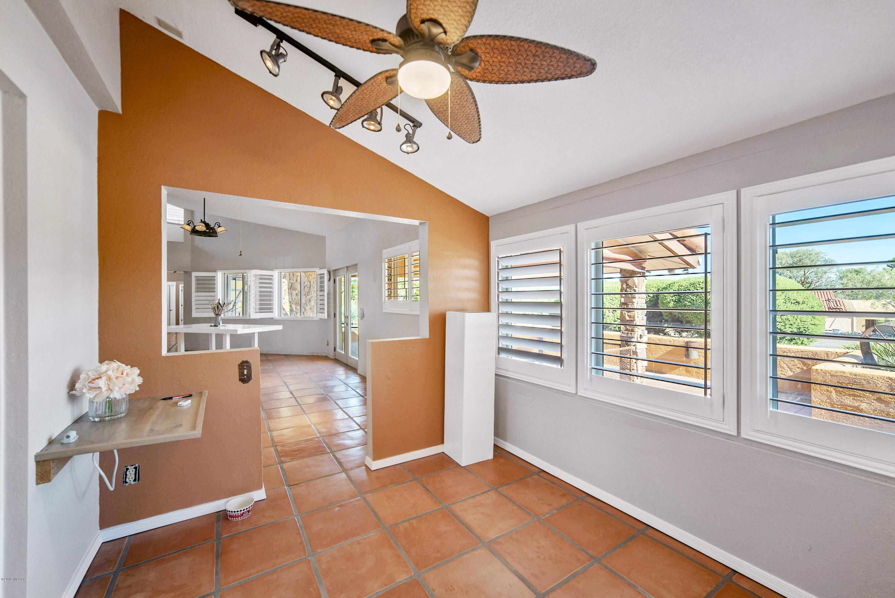 1380 W Placita De La Cotonia