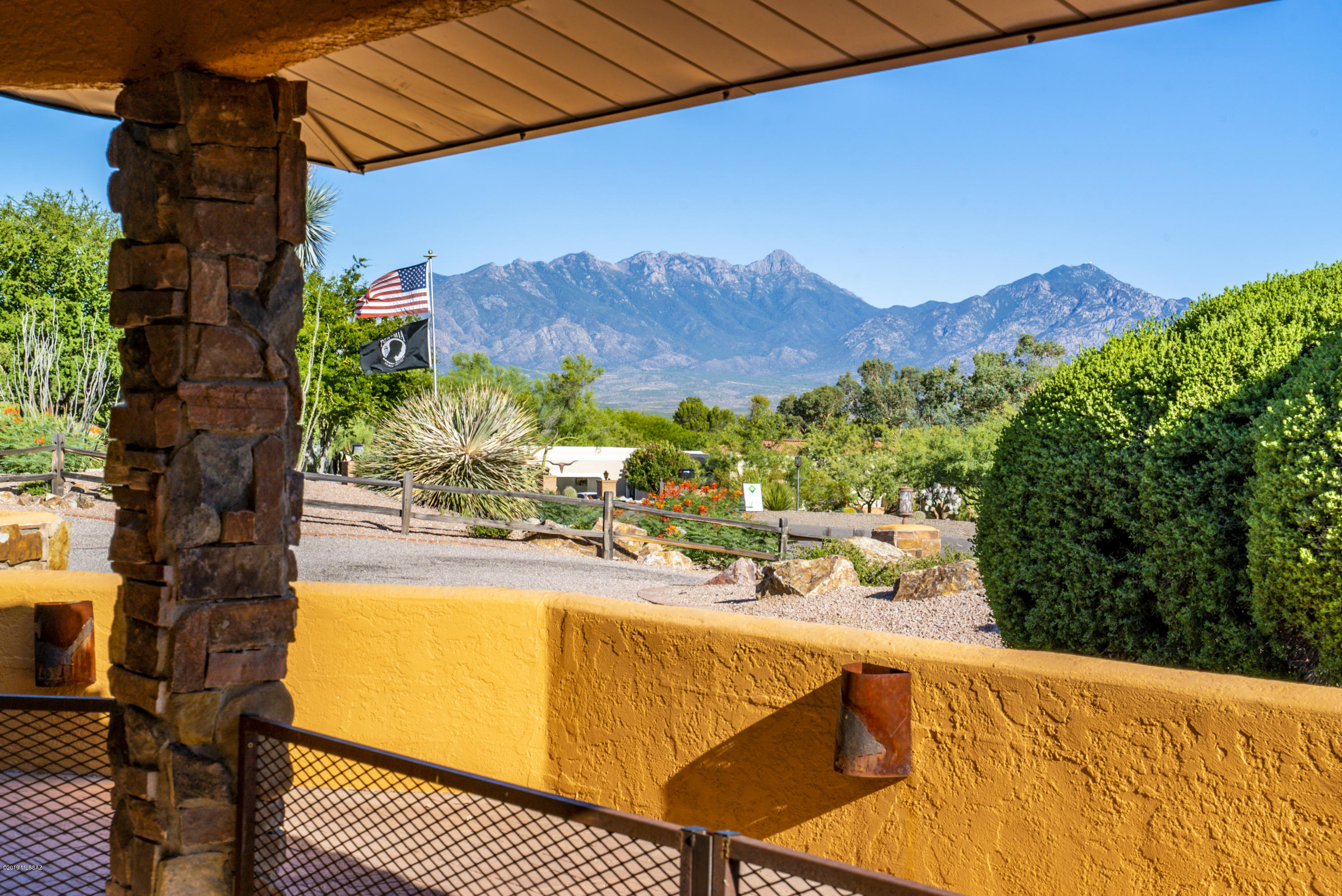 1380 W Placita De La Cotonia