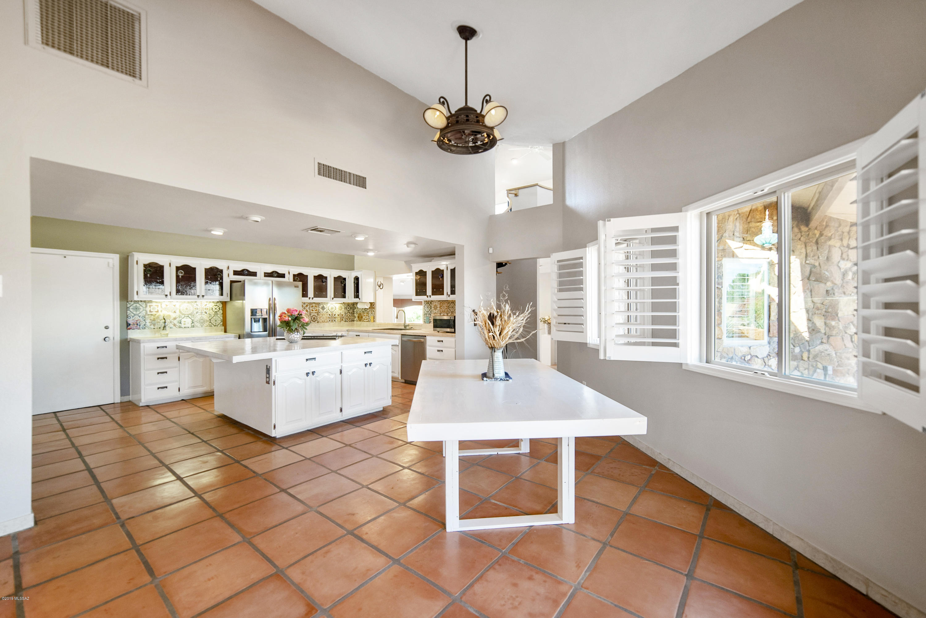 1380 W Placita De La Cotonia