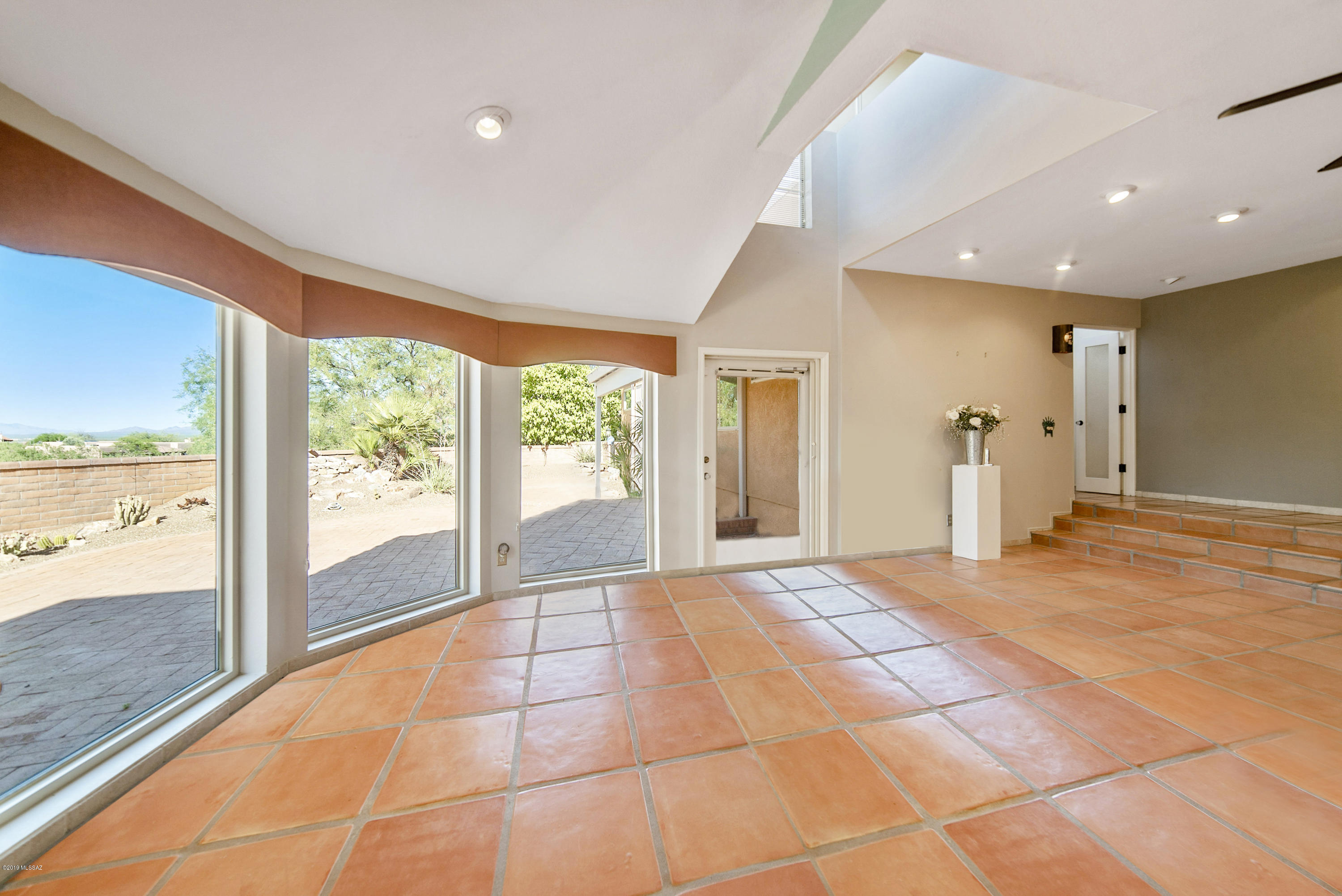 1380 W Placita De La Cotonia