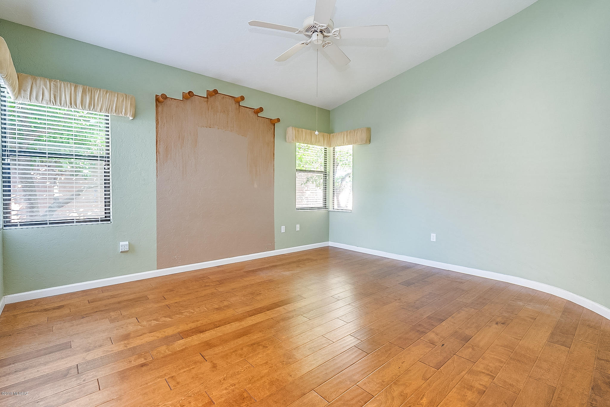 1917 W Mintbush Drive