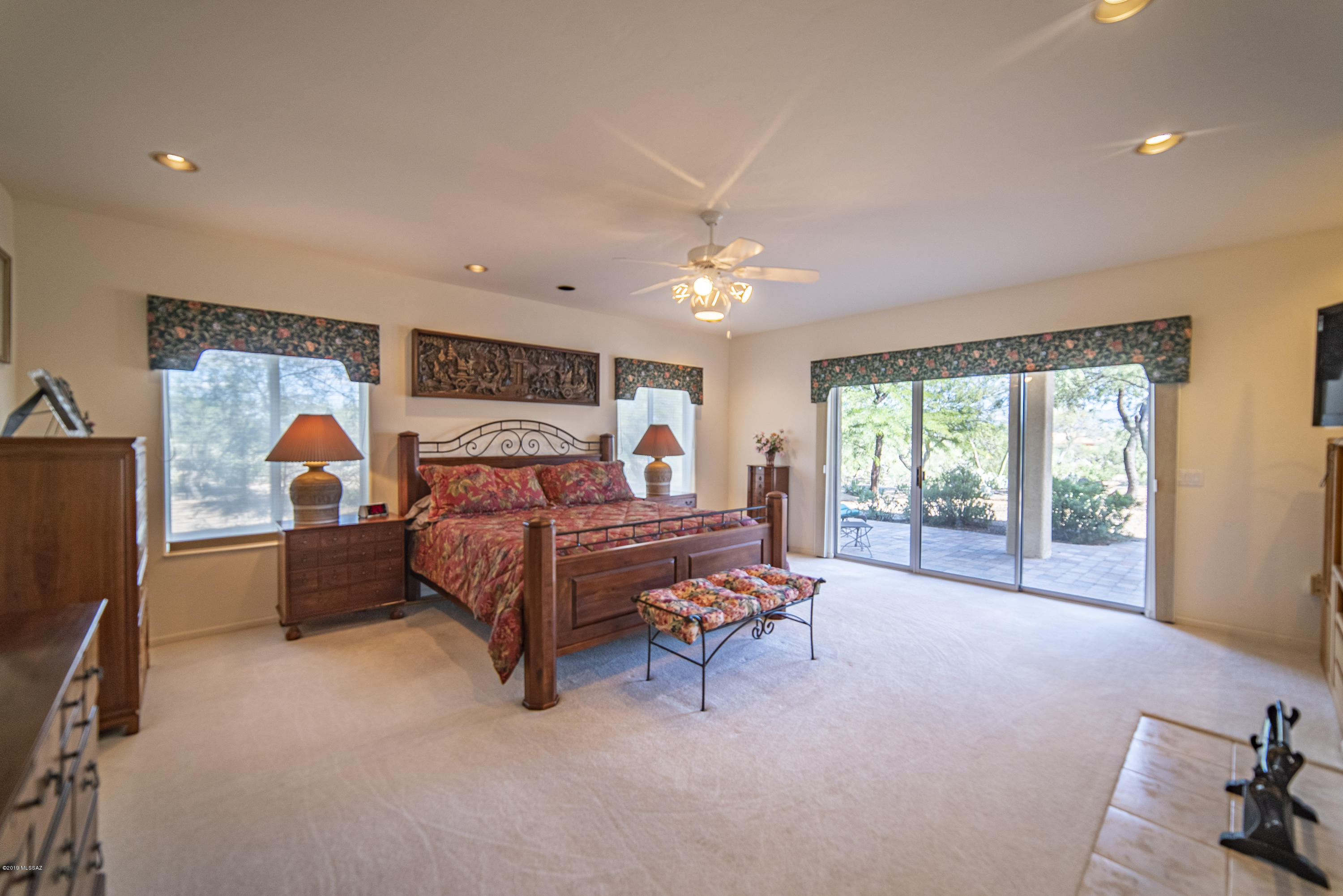1675 W Twin Buttes Road