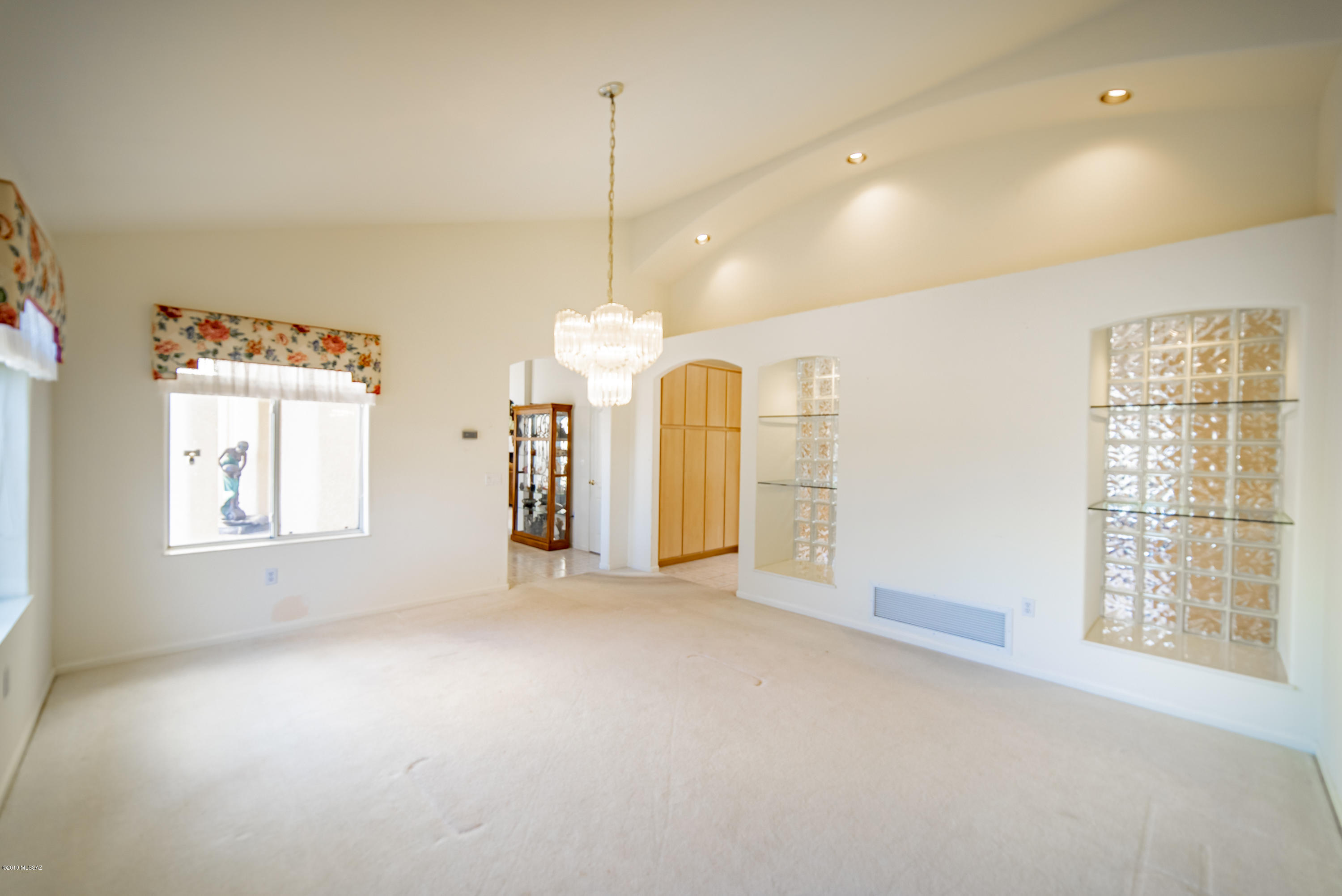 1675 W Twin Buttes Road