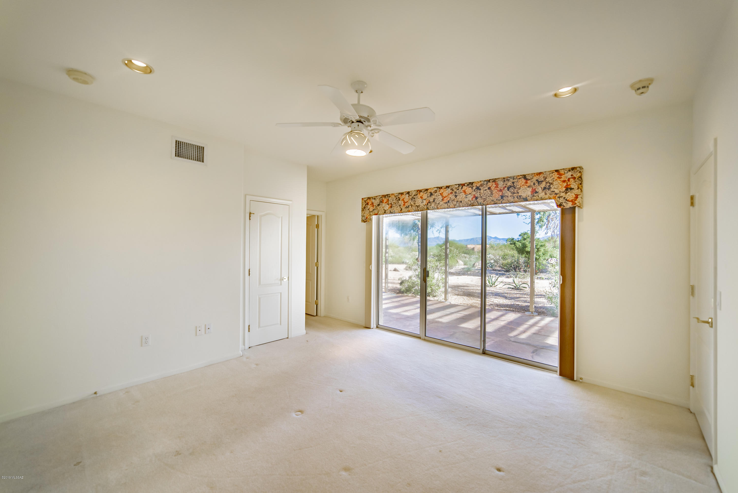 1675 W Twin Buttes Road