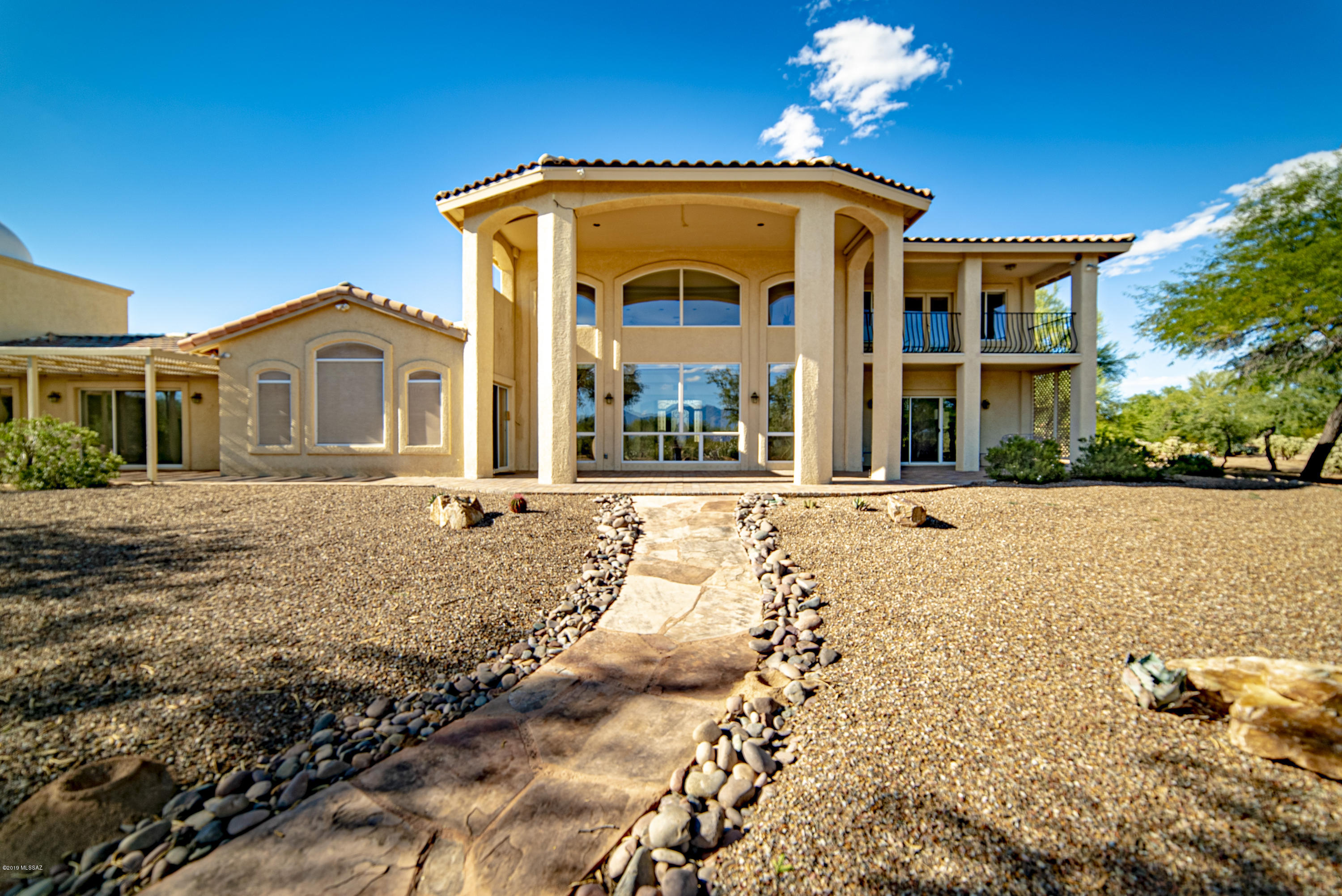 1675 W Twin Buttes Road