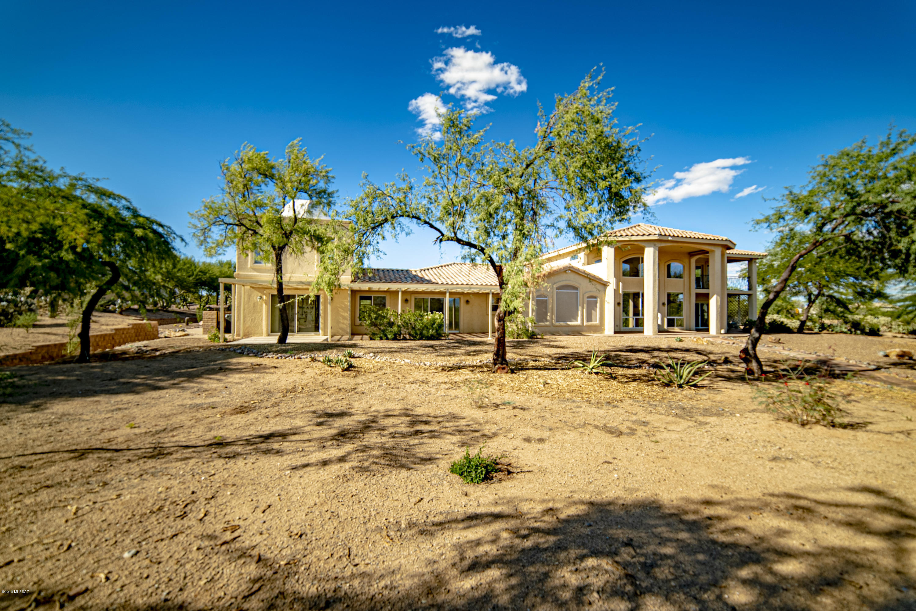 1675 W Twin Buttes Road