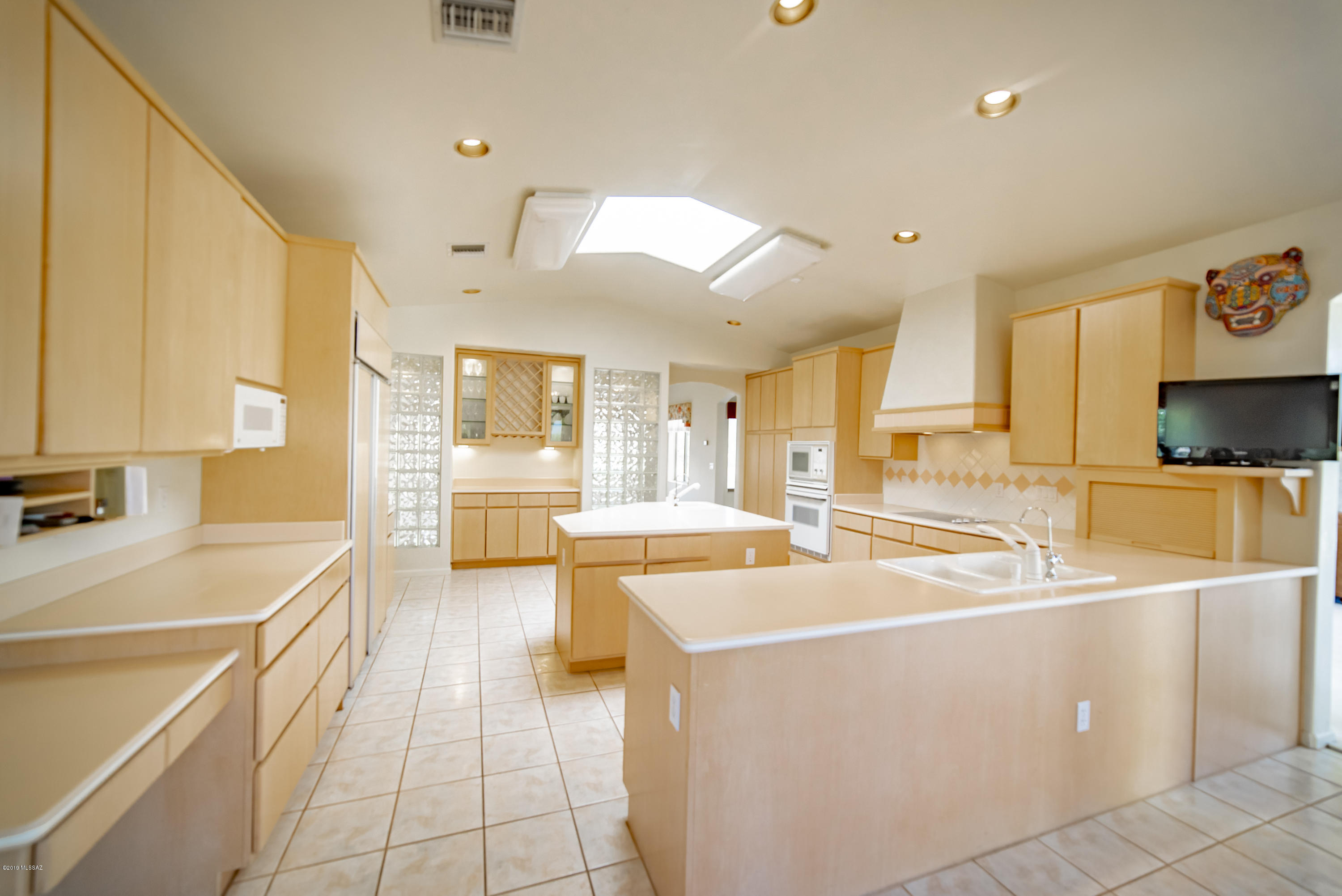 1675 W Twin Buttes Road