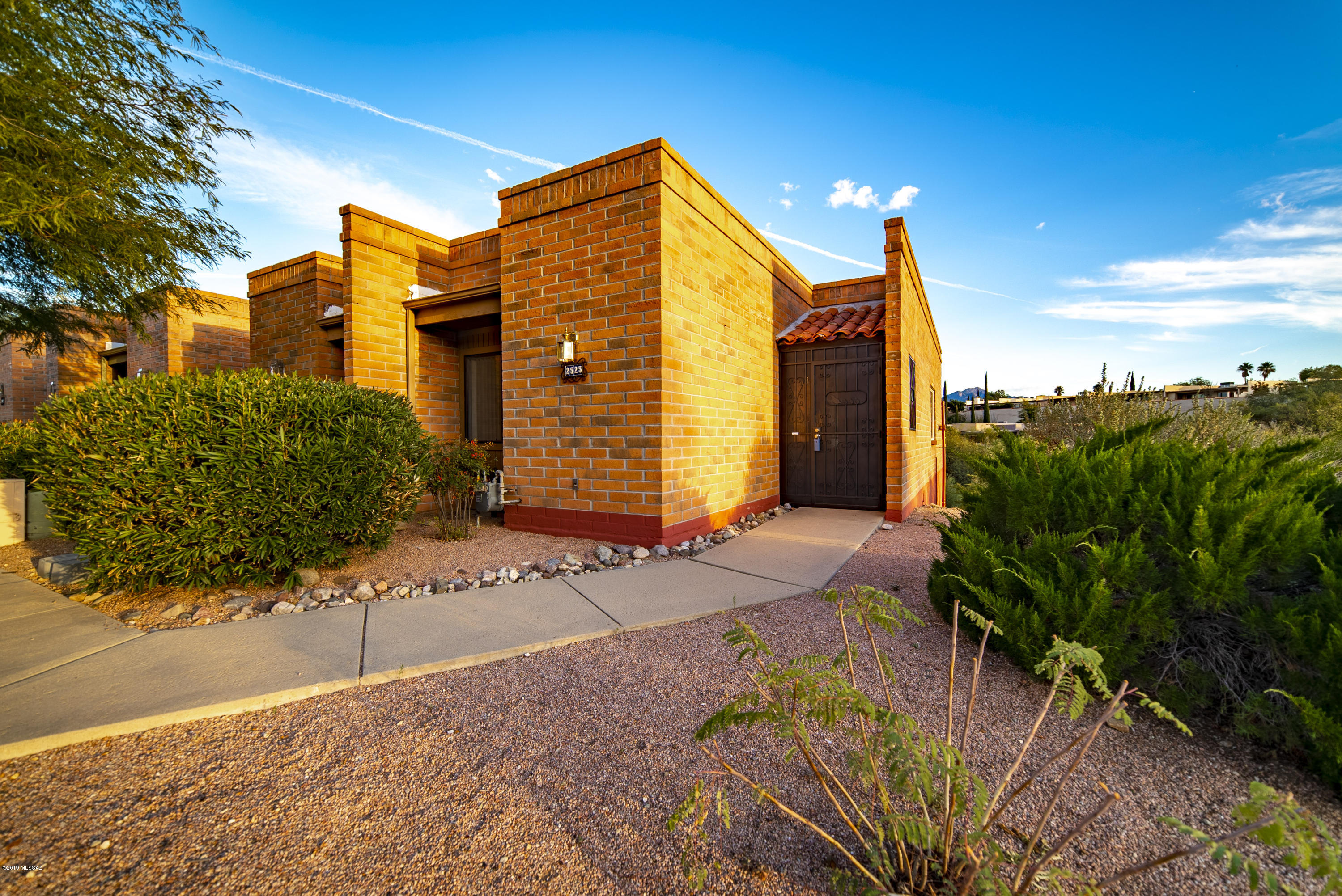 2525 S Calle Del Dante