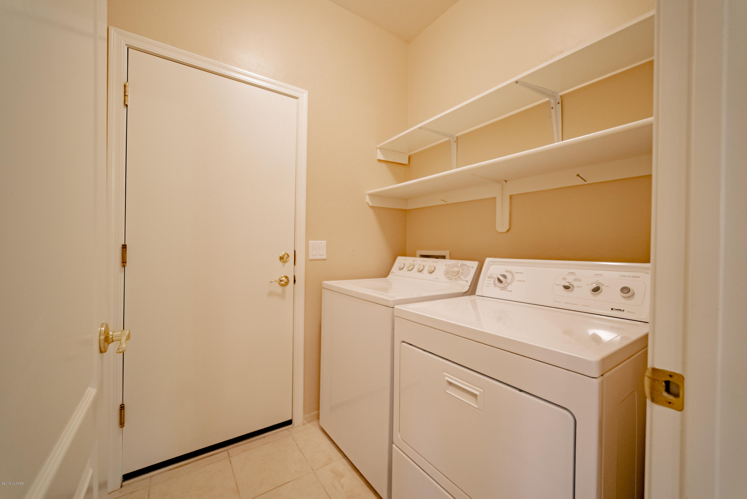 2193 N Avenida Del Petalo