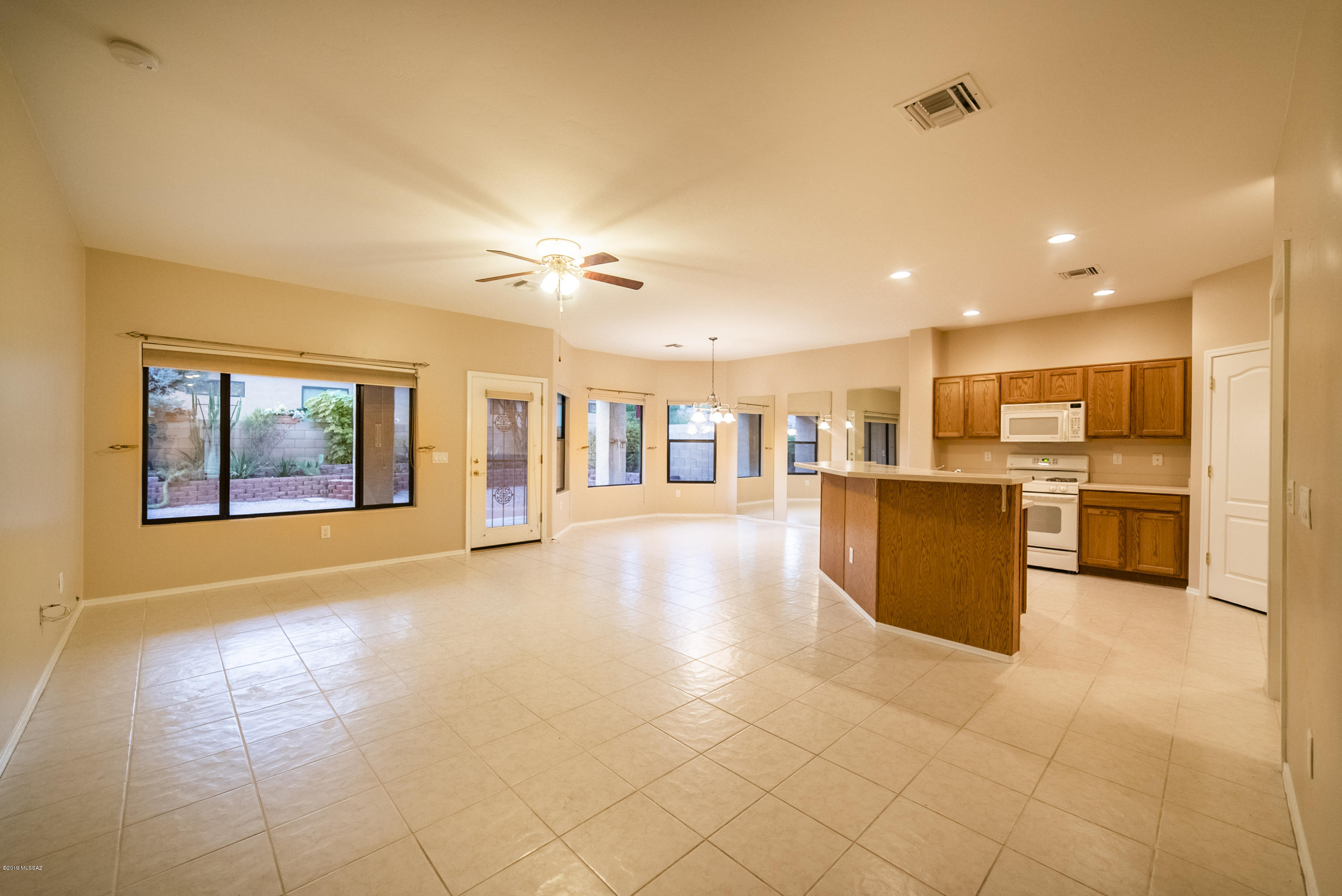 2193 N Avenida Del Petalo