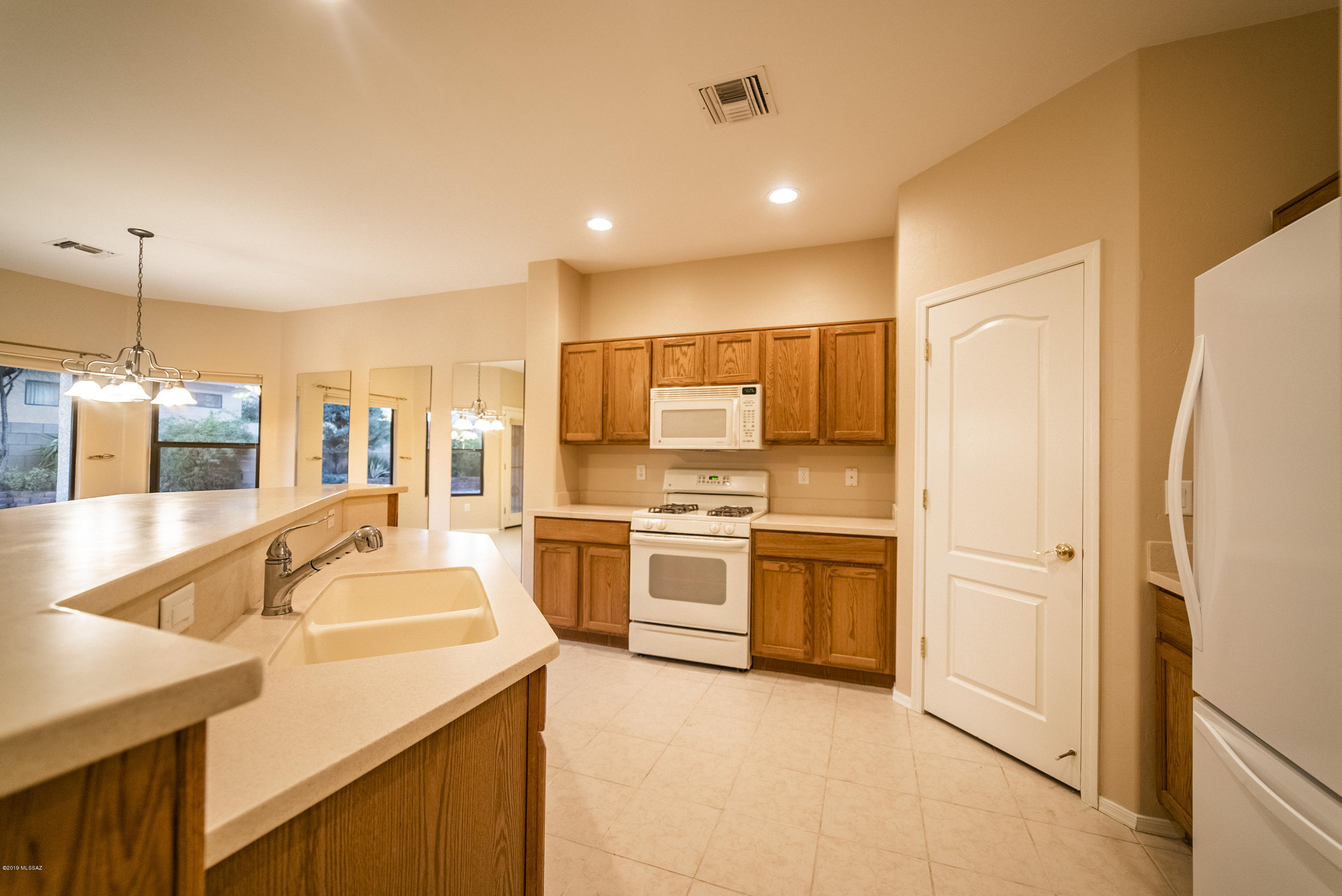 2193 N Avenida Del Petalo