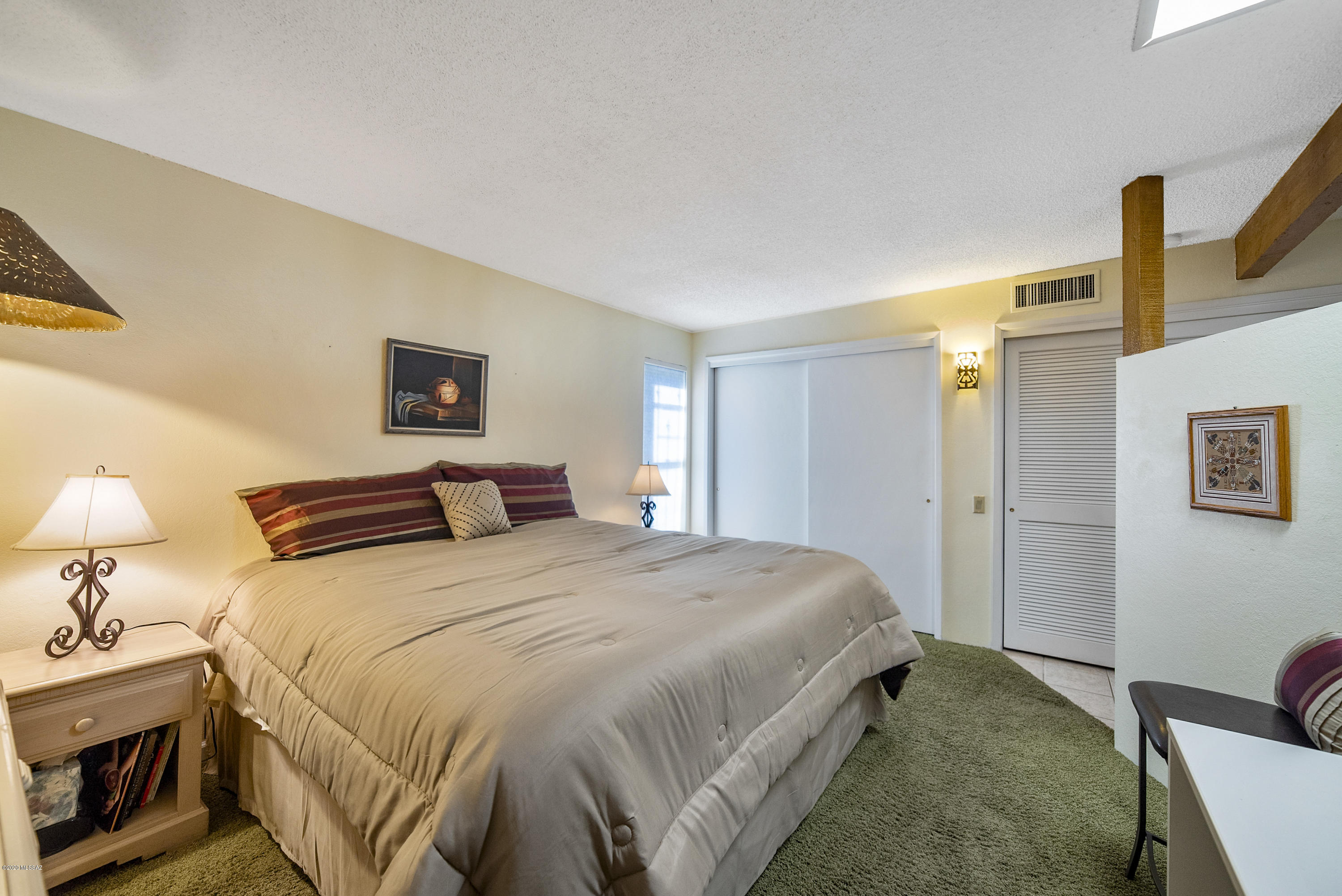 218 W Paseo Del Prado