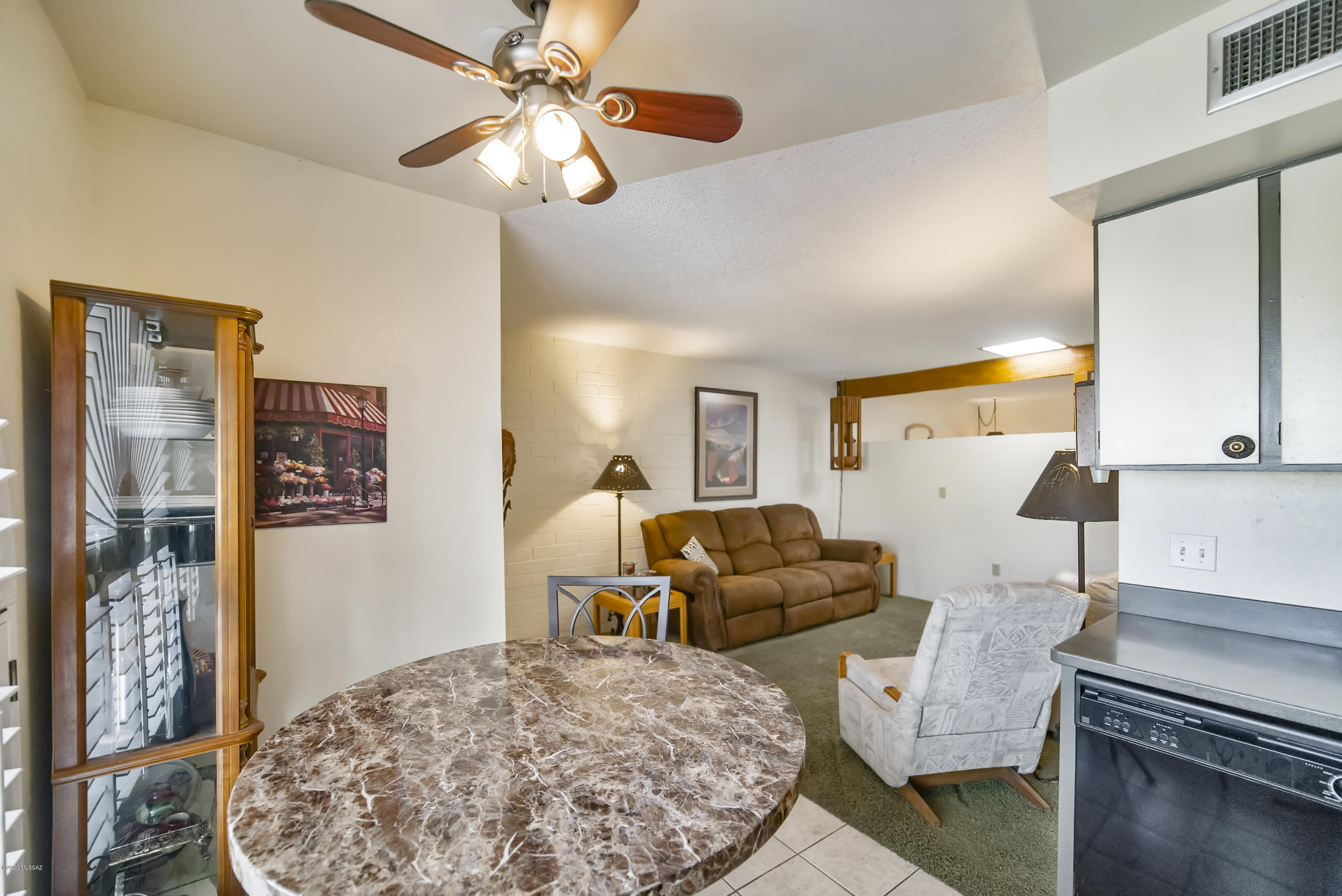 218 W Paseo Del Prado