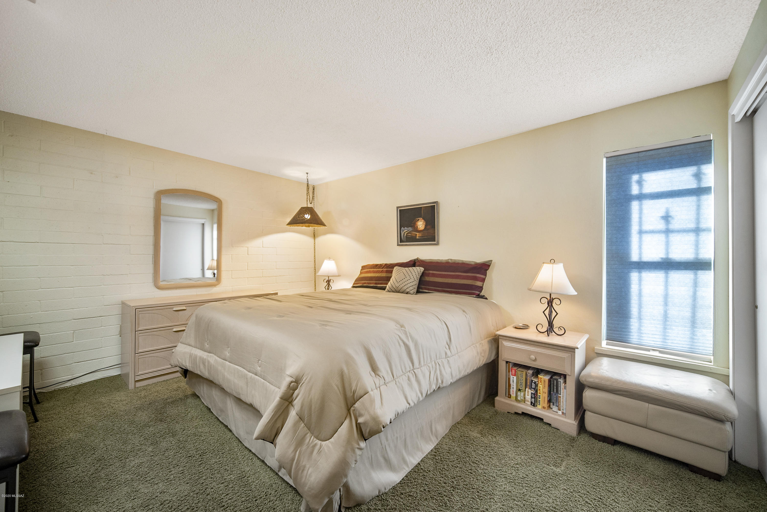 218 W Paseo Del Prado