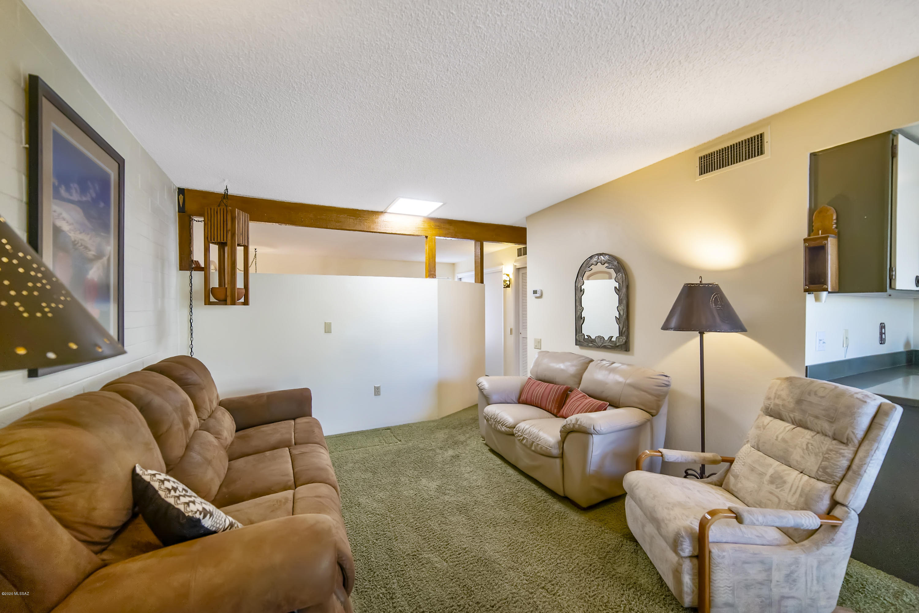 218 W Paseo Del Prado
