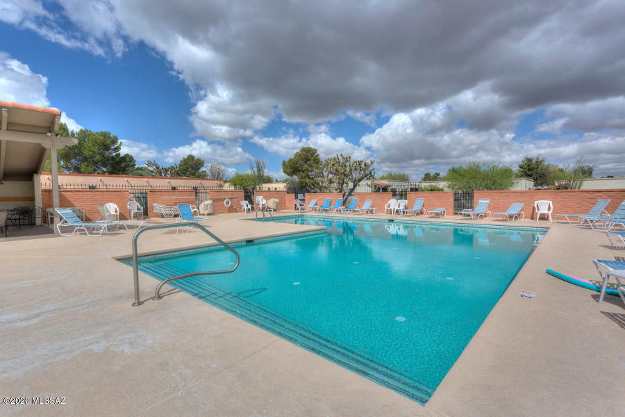 218 W Paseo Del Prado