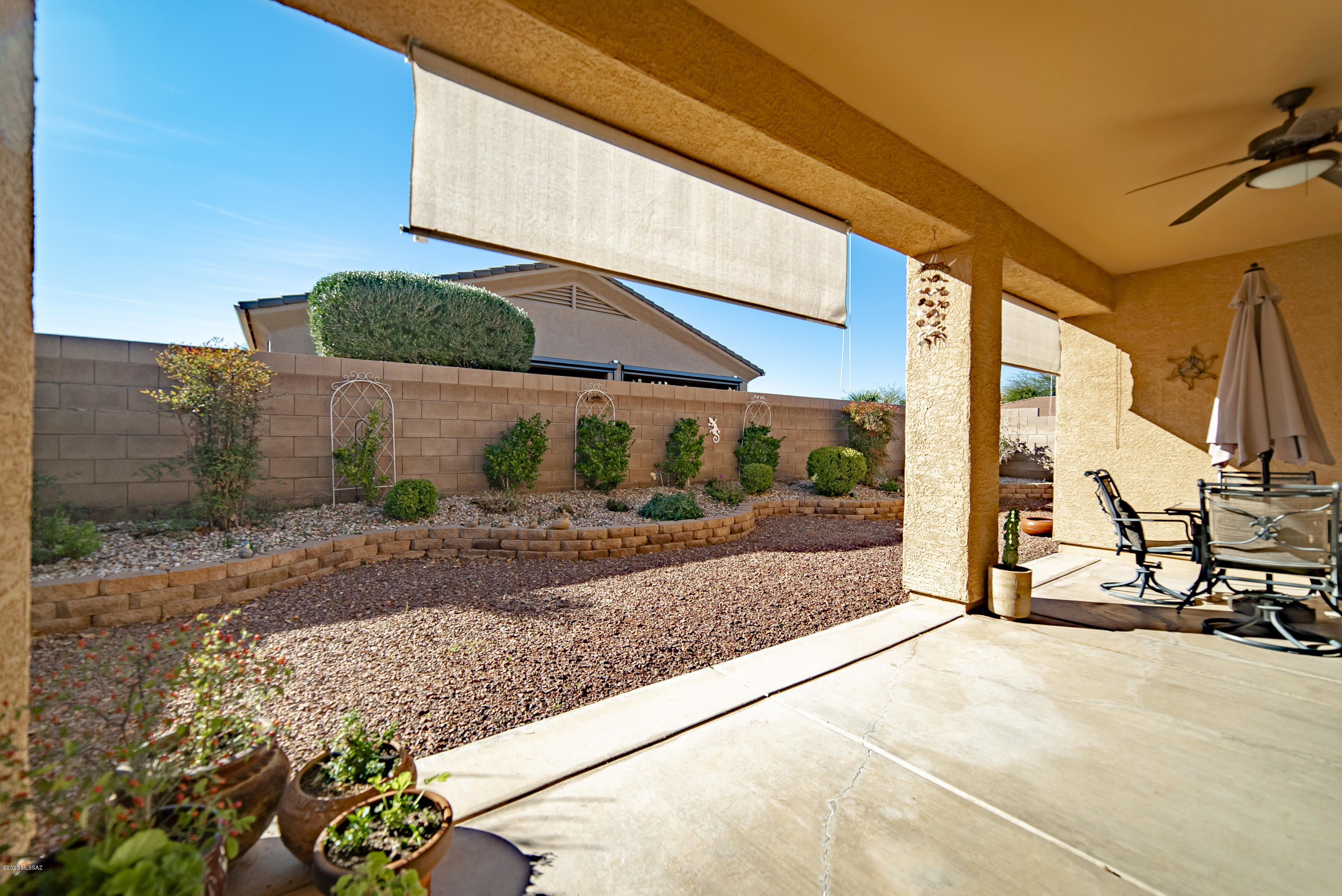 214 E Calle De La Semilla