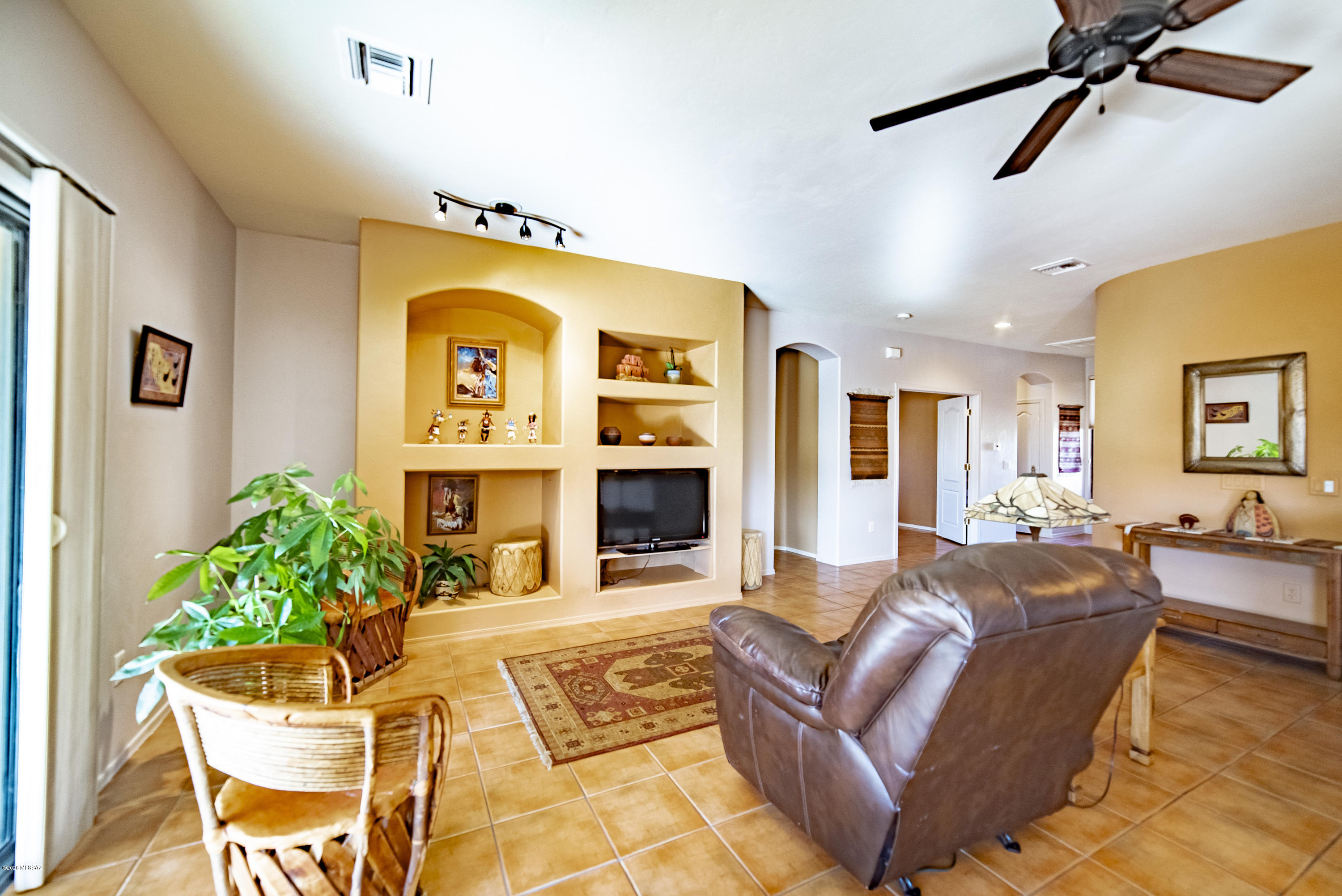 214 E Calle De La Semilla