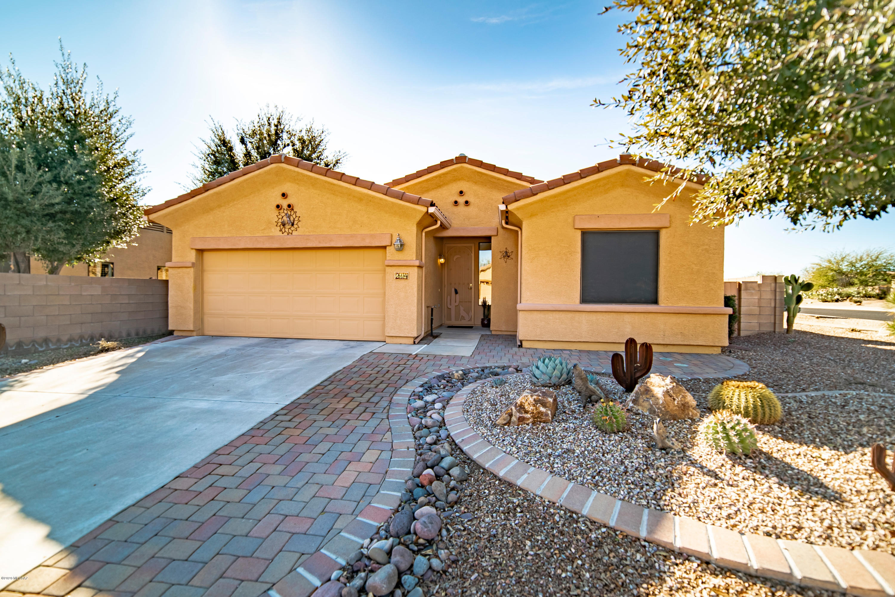 214 E Calle De La Semilla