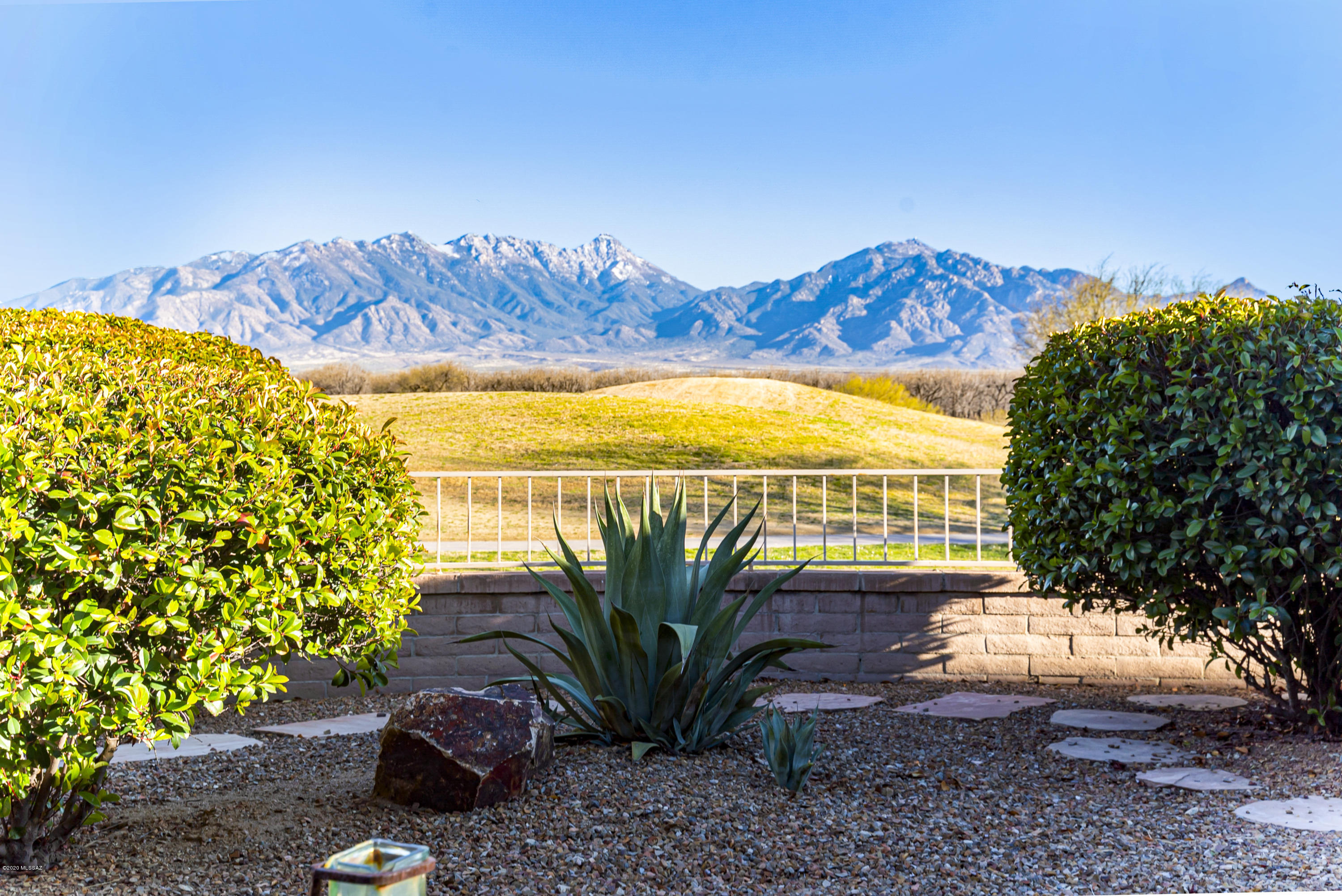 2837 S Greenside Place