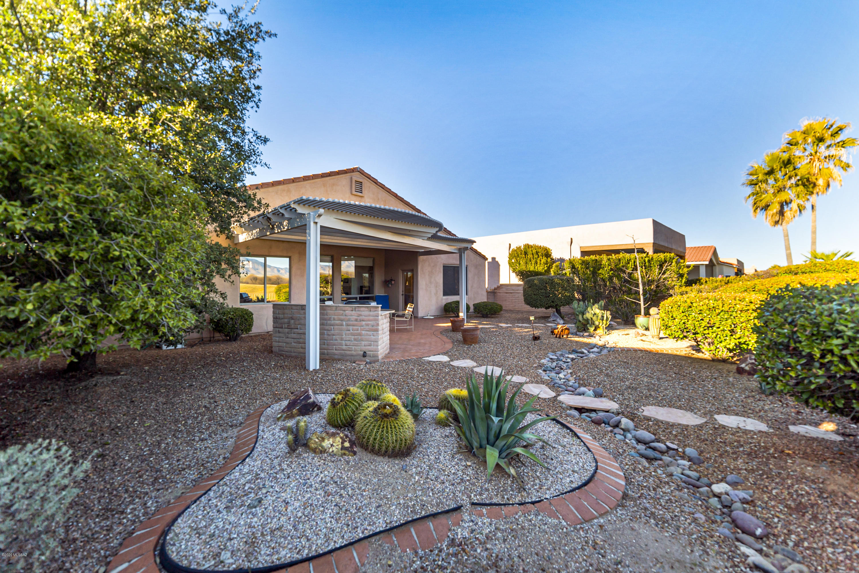 2837 S Greenside Place